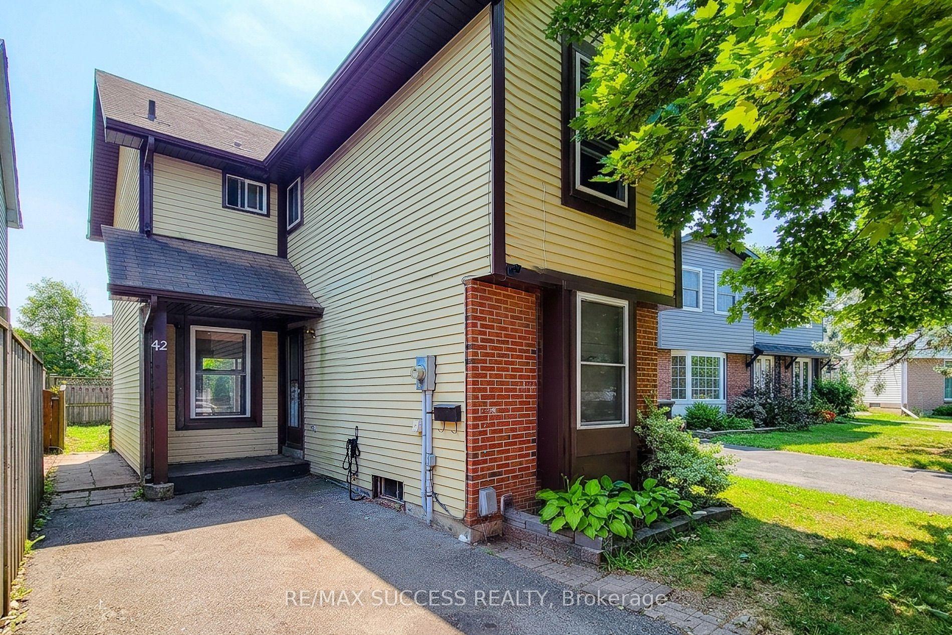 42 Enfield Crescent, Brantford — Detached for sale, photo 1