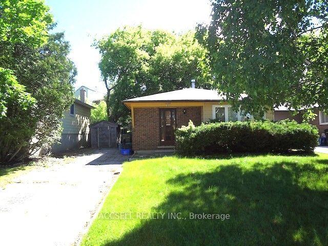 28 Harcourt Crescent, Kitchener — Detached for sale, photo 1