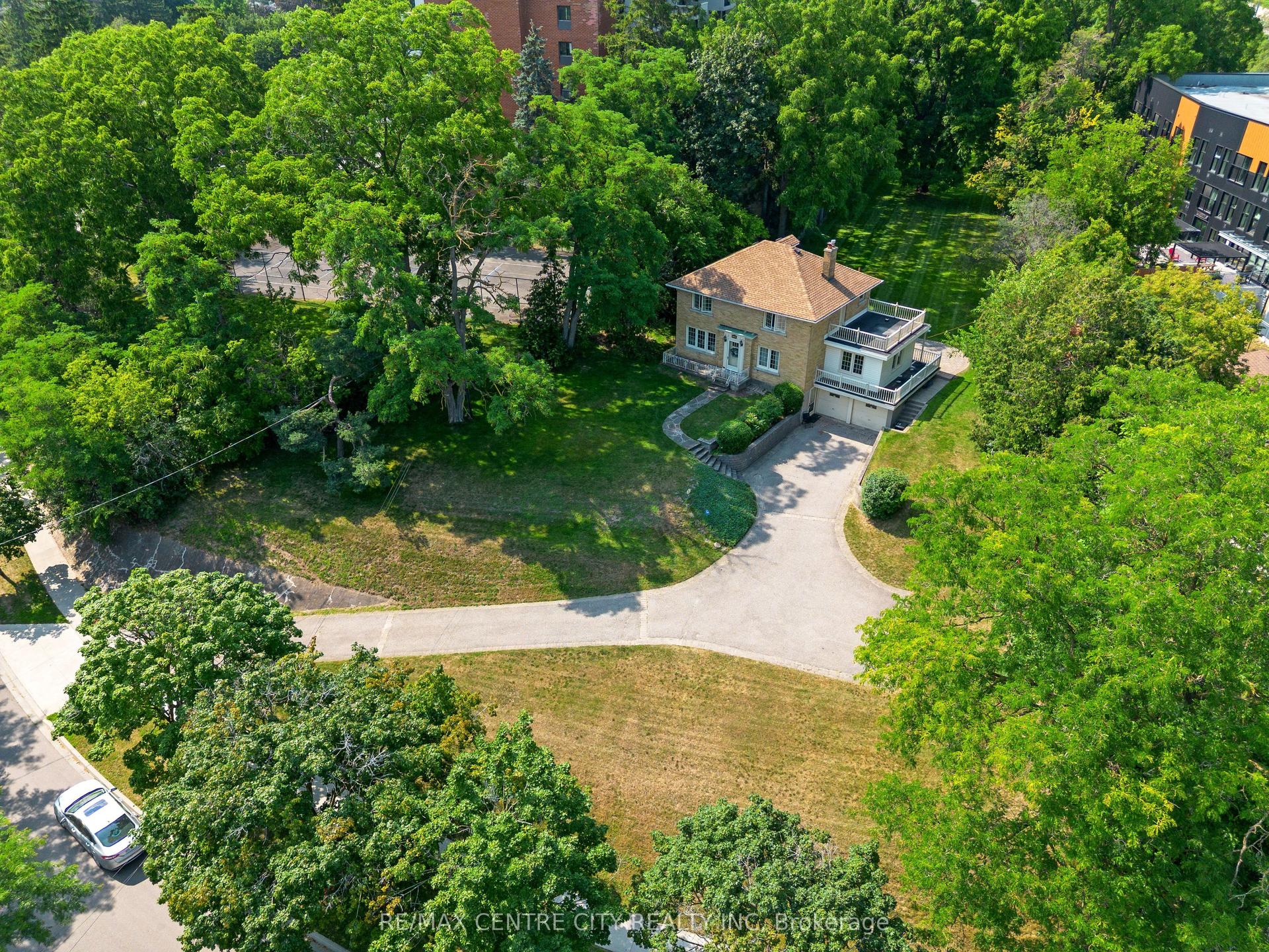 272 Sheldon Avenue N, Kitchener — Detached for sale, photo 1