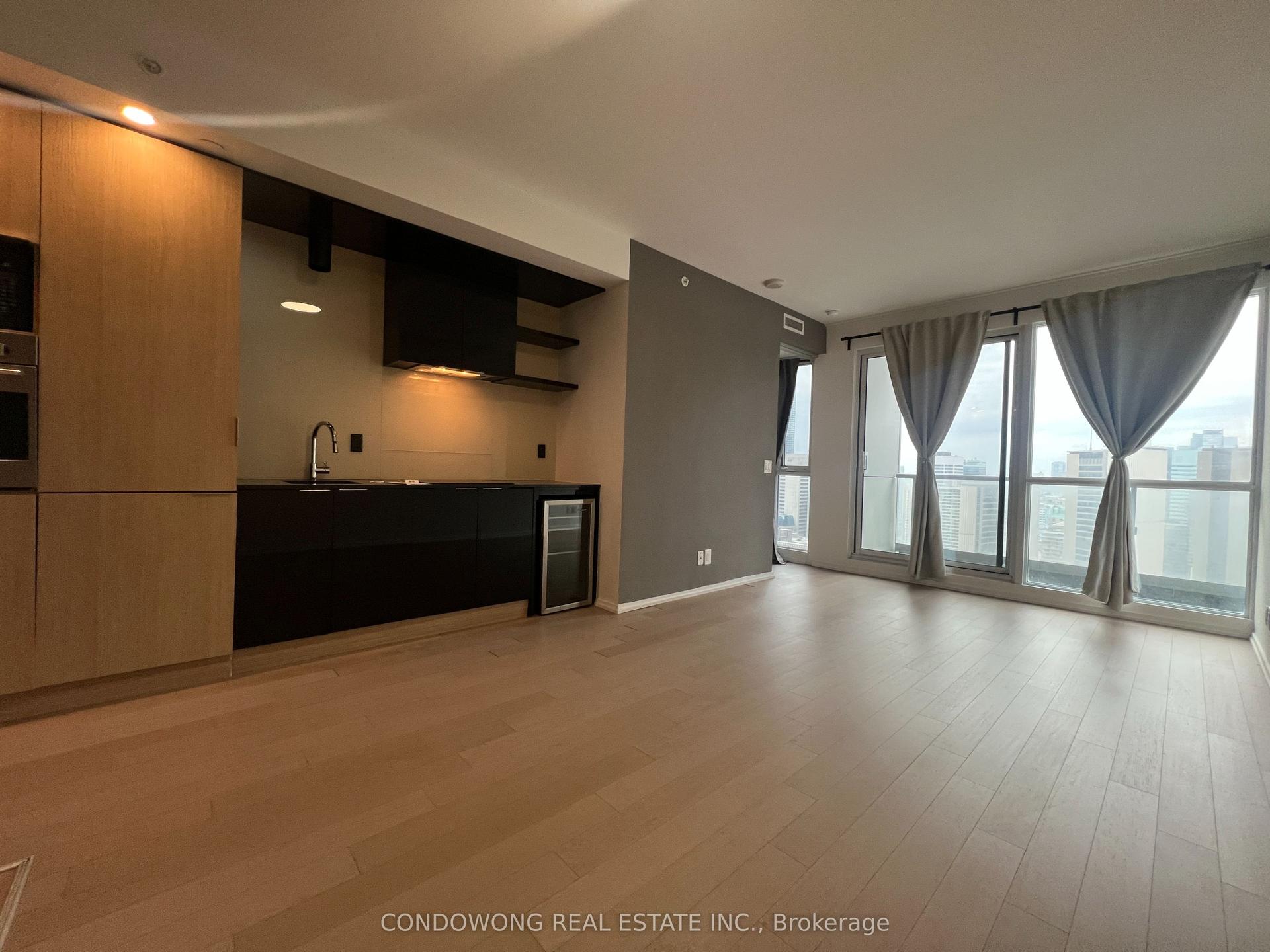 70 Temperance Street 2901 #2901, Toronto — Condo for lease, photo 1
