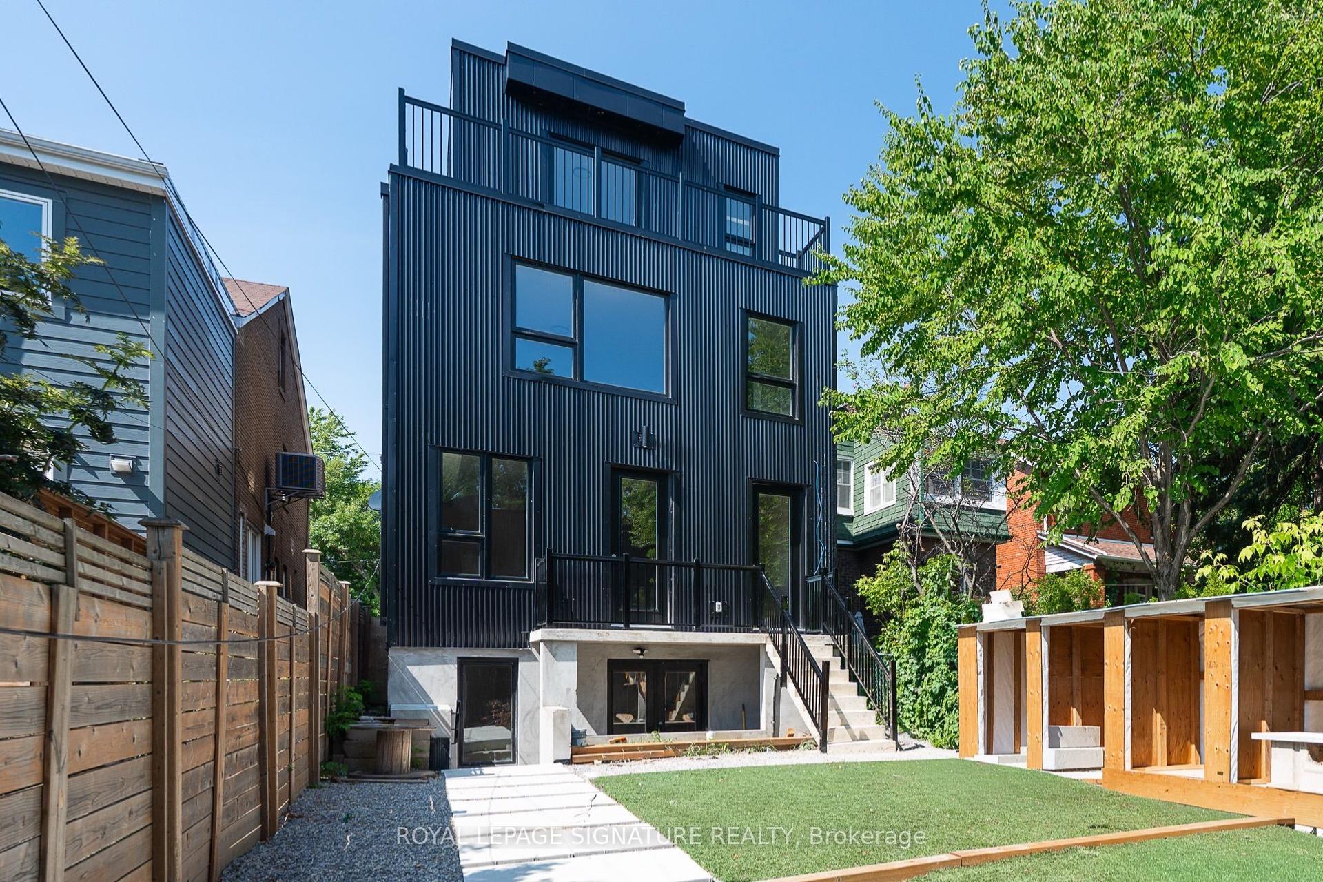 7 Earnscliffe Road 1 #1, Toronto — Multiplex for lease, photo 1