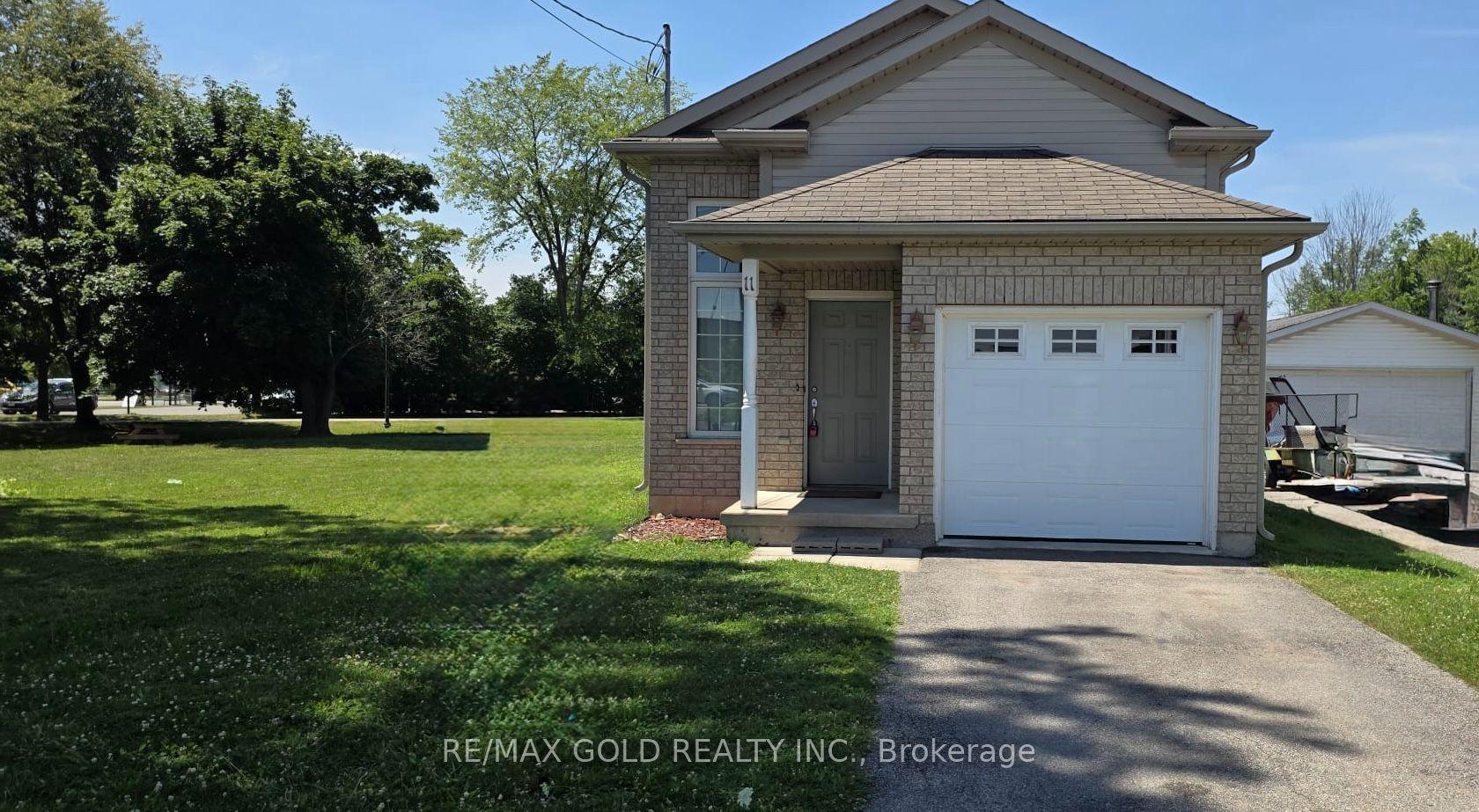 11 Rose Avenue, Welland — Detached for sale, photo 1