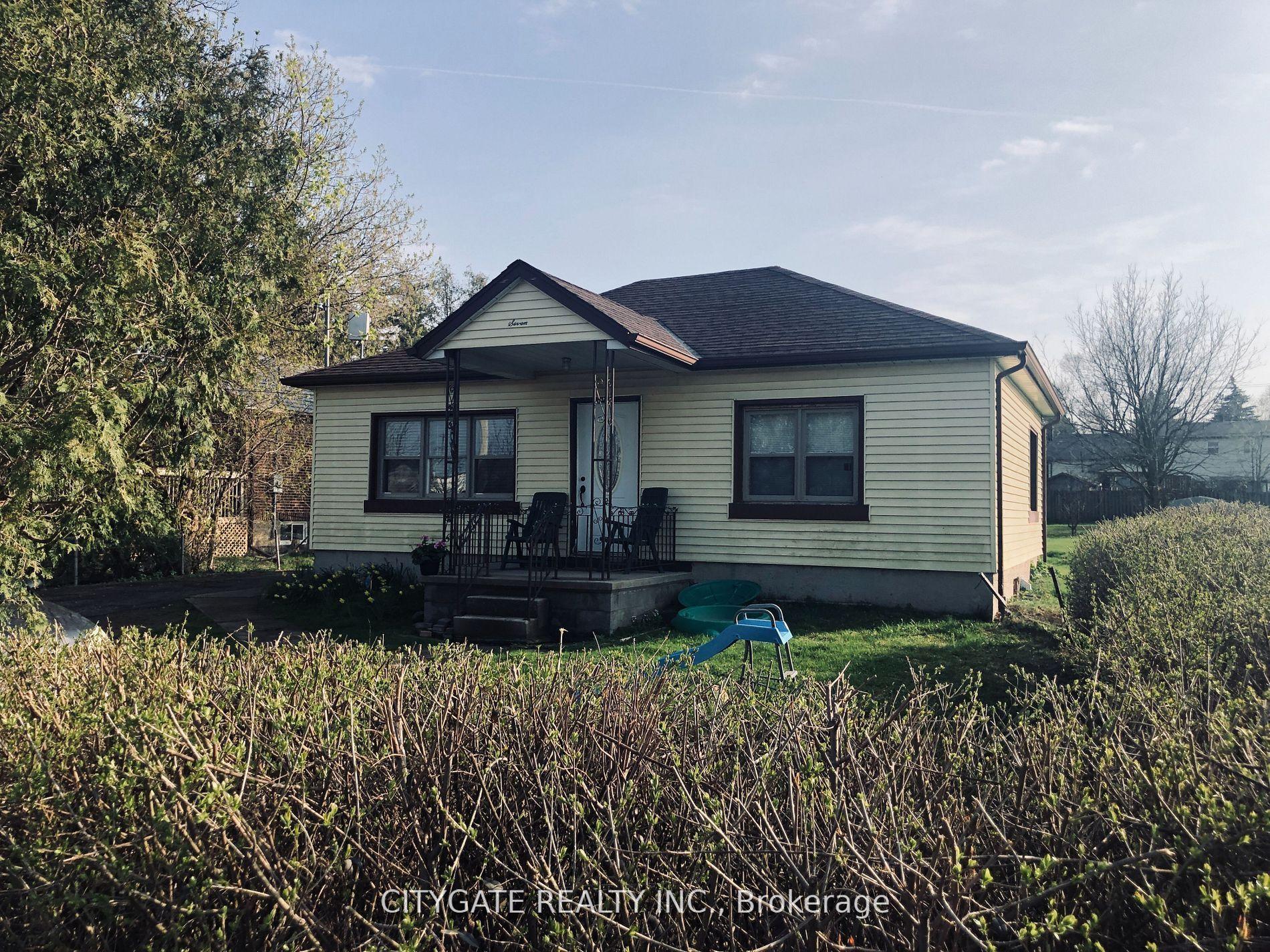 7 Milton Heights Crescent — photo 1
