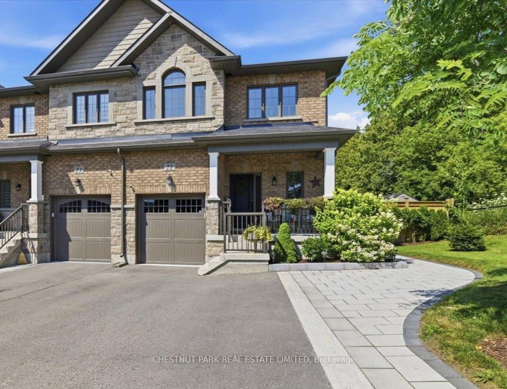21 Gord Matthews Way, Uxbridge — Townhouse for sale, photo 1