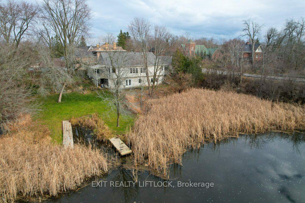 57 King Street E — photo 1