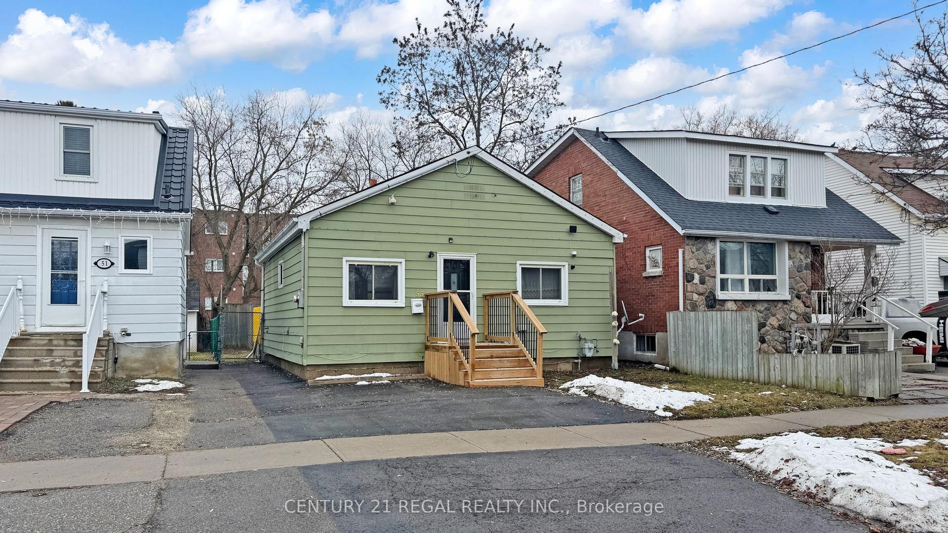 55 Montrave Avenue — photo 1