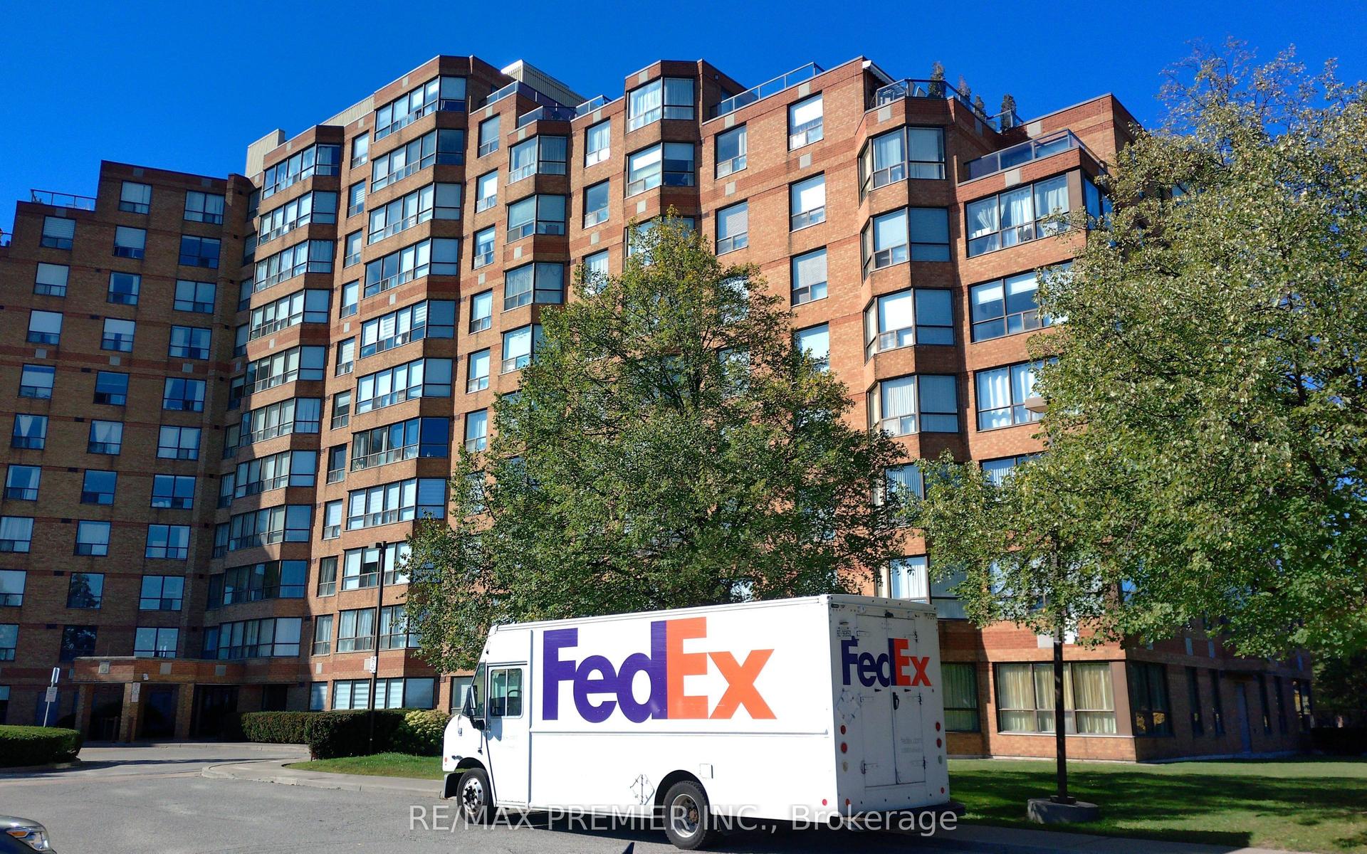 6 Humberline Drive 212 #212, Toronto — Condo for lease, photo 1