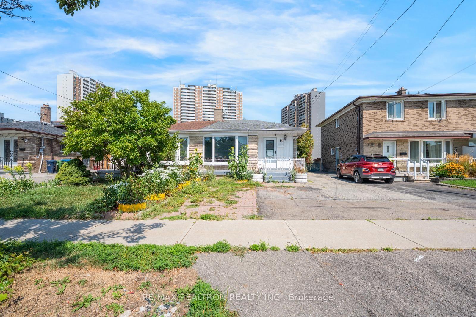 43 Lindylou Road, Toronto — Semi-Detached for sale, photo 1