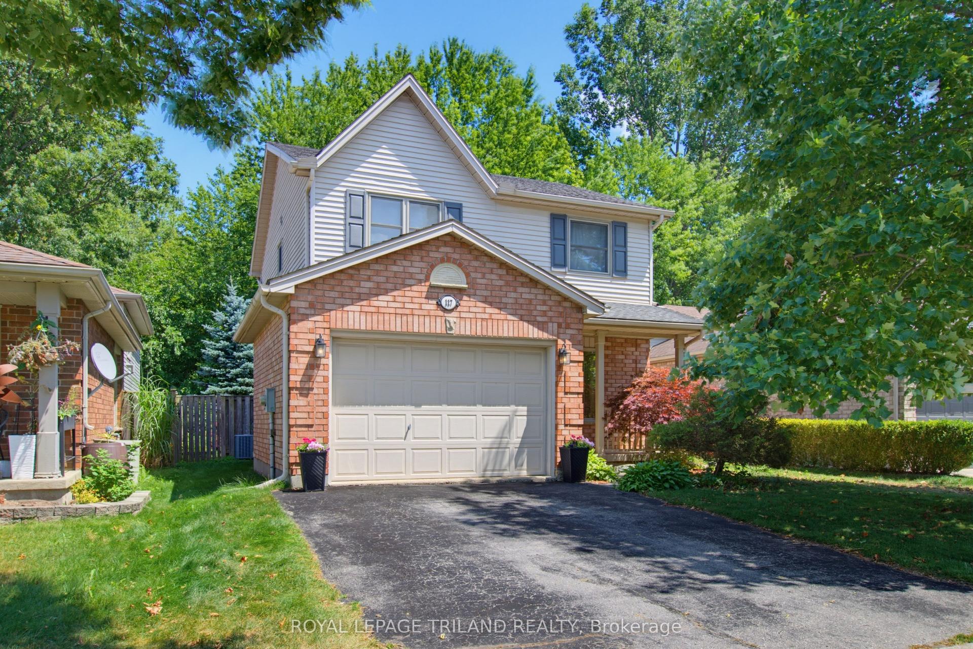 117 Bournemouth Drive, London East — Detached for sale, photo 1