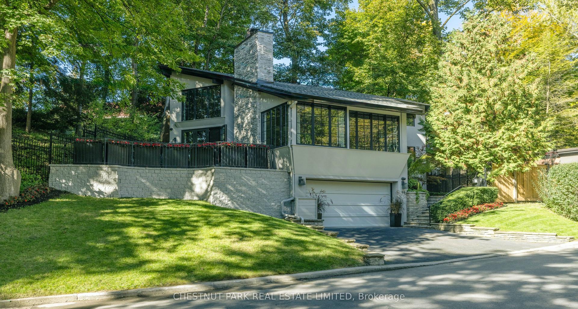 94 Roxborough Drive, Toronto — Detached for sale, photo 1