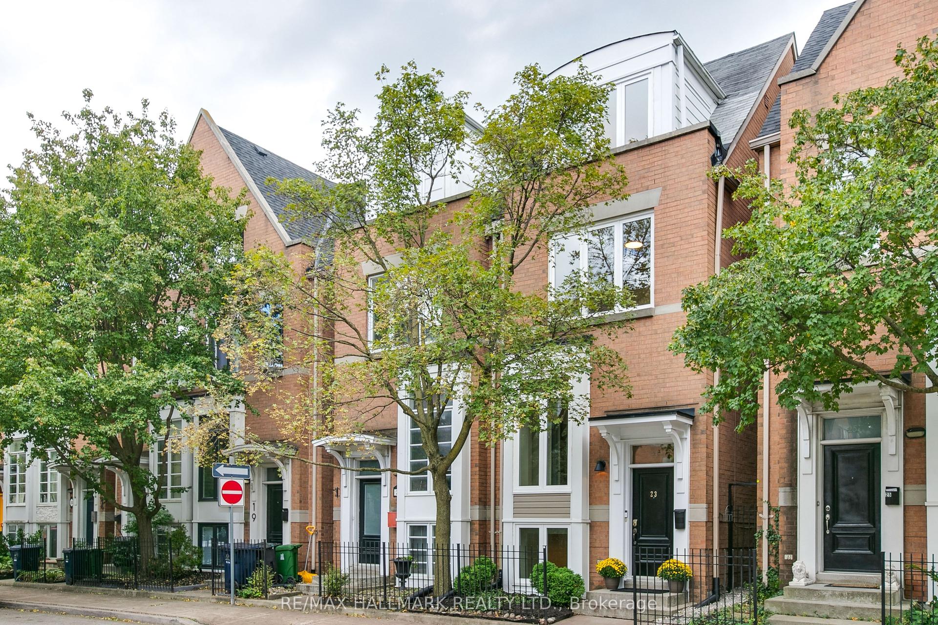 23 Macphail Avenue, Toronto — Townhouse for sale, photo 1