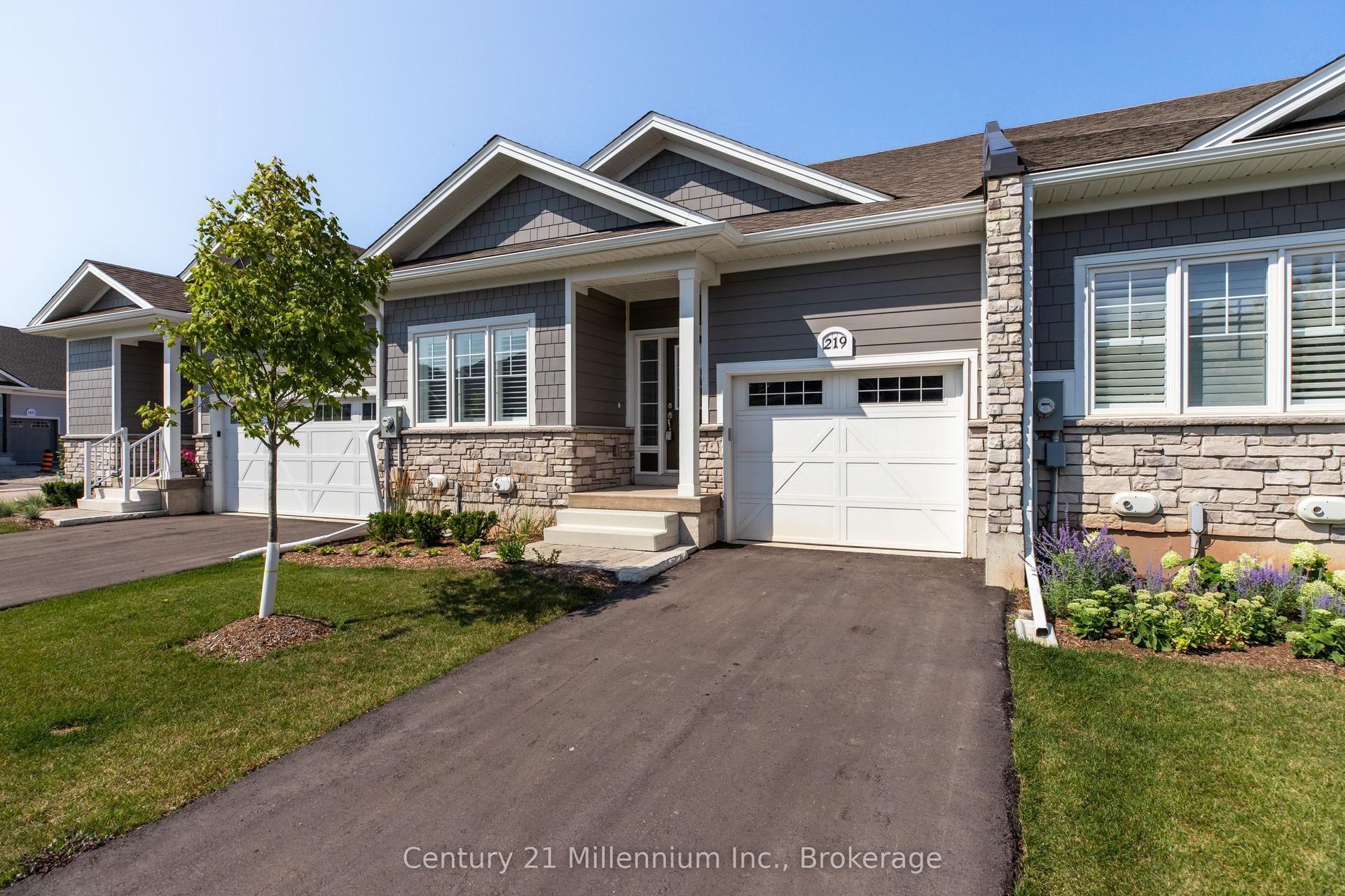 219 Ironwood Way, Georgian Bluffs — Condo Town for sale, photo 1