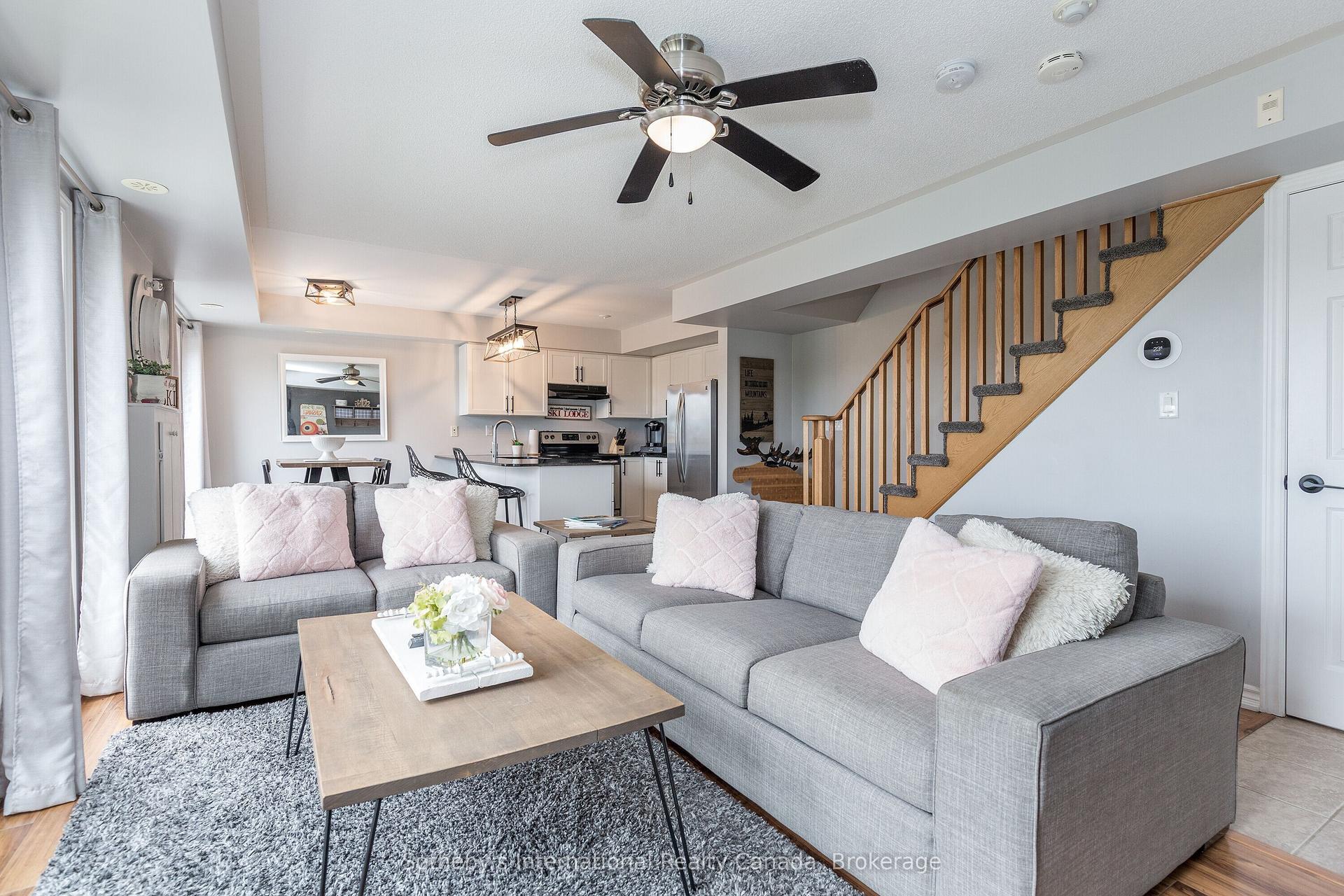 32 JOSEPH Trail, Collingwood — Condo Town for lease, photo 1