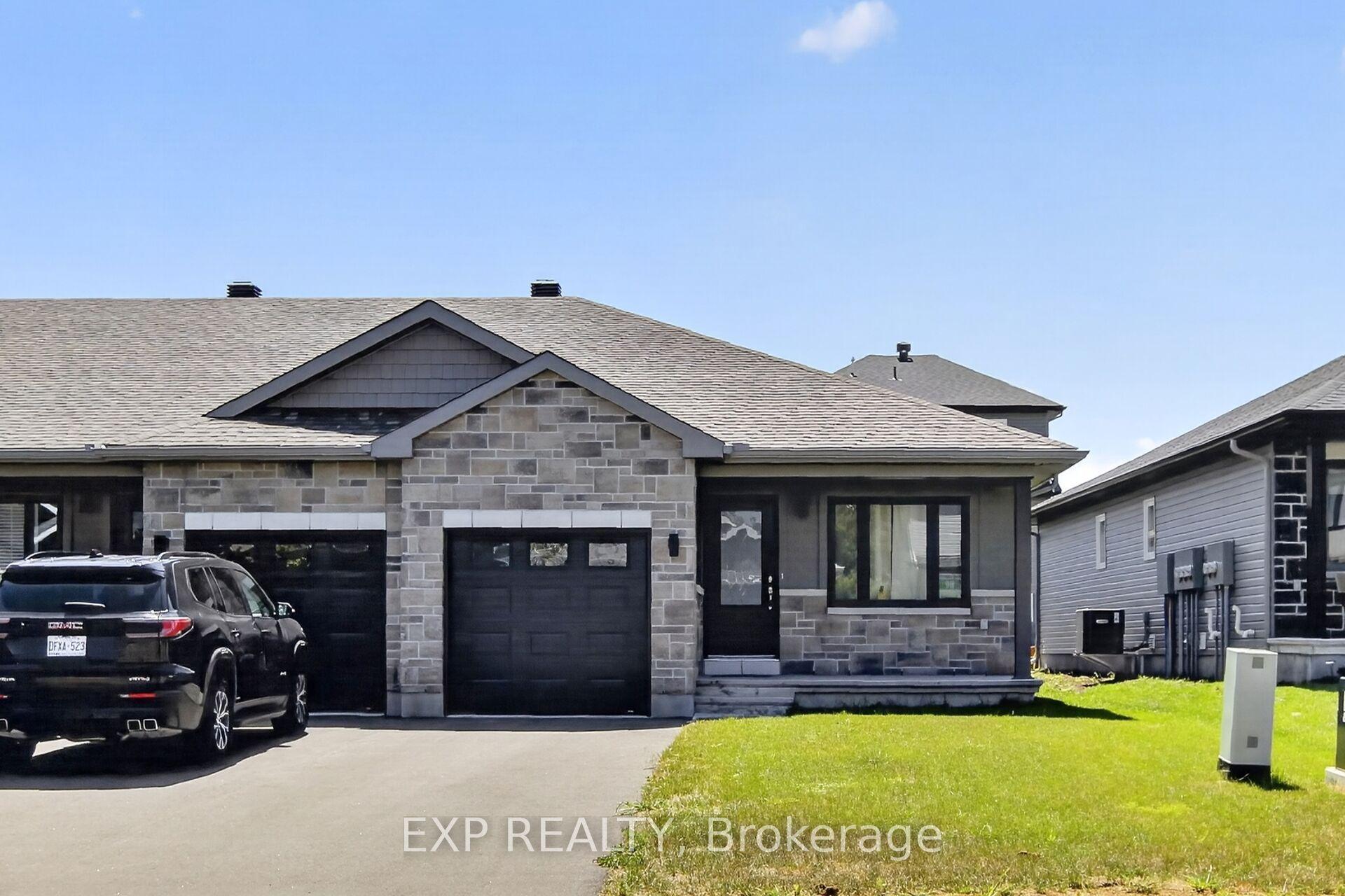 98 Seabert Drive, Arnprior — Townhouse for lease, photo 1