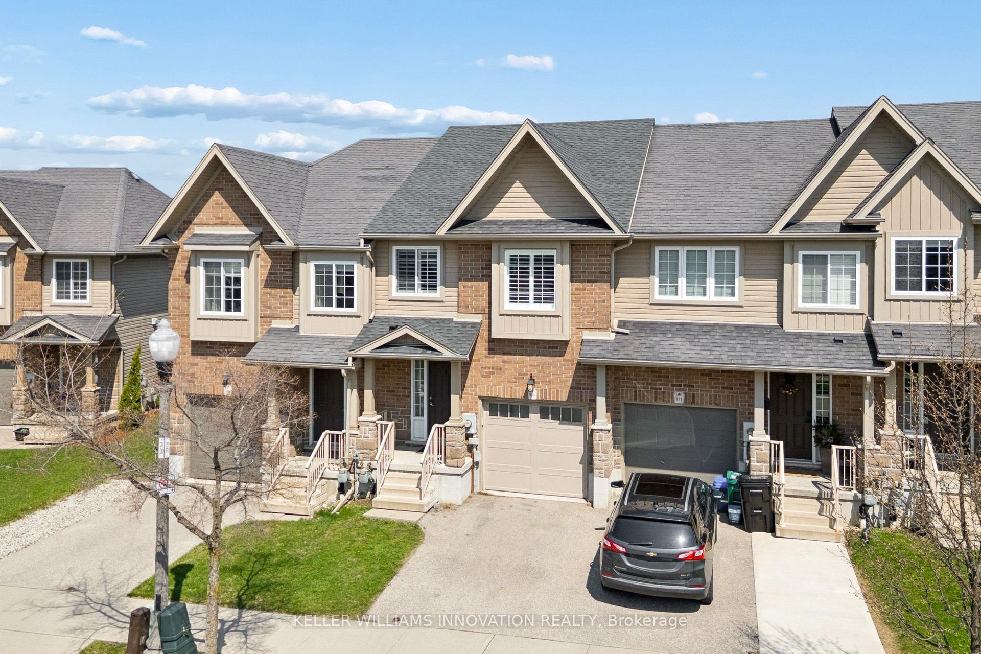 951 Zeller Crescent — photo 1