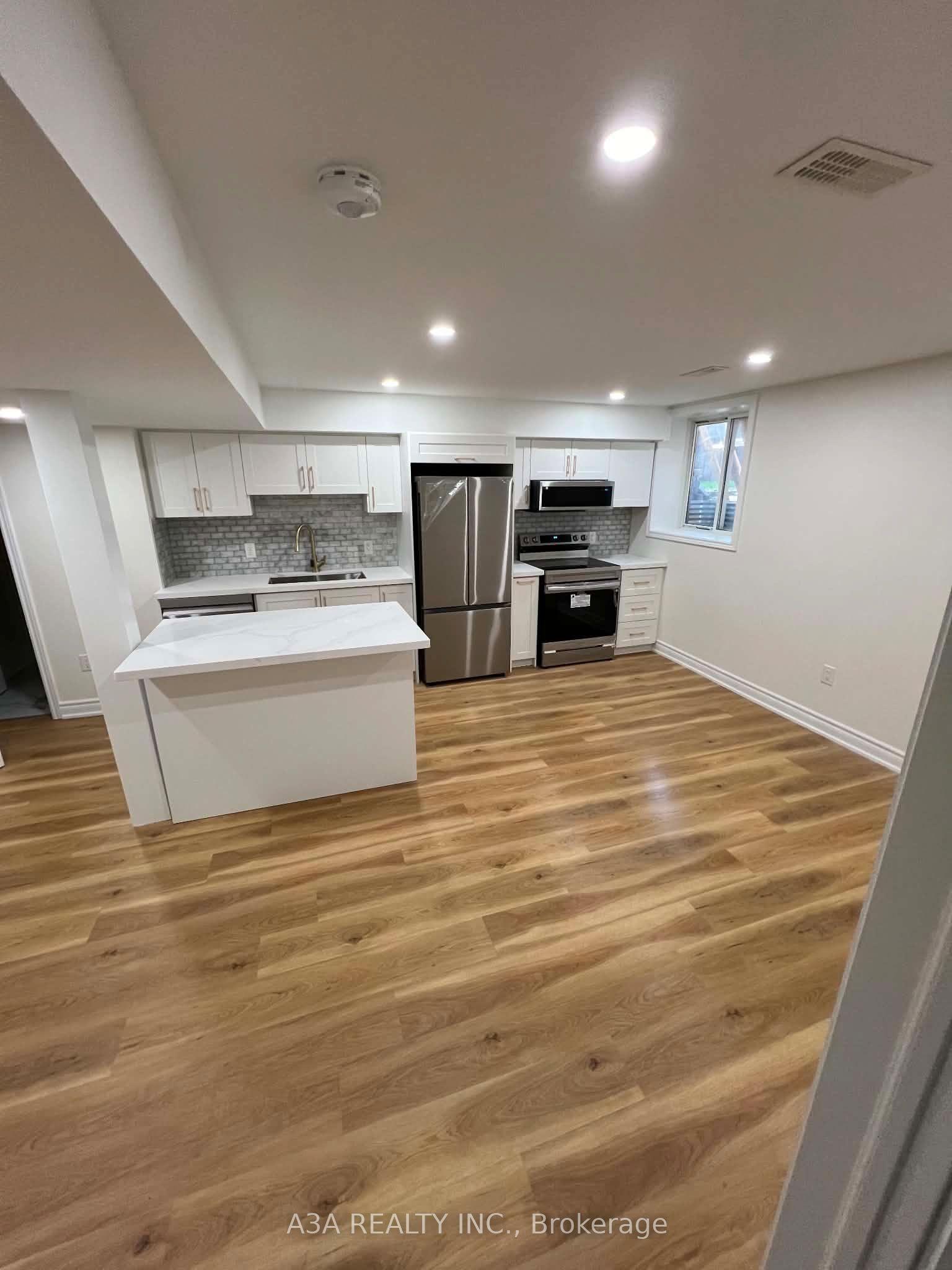 4 Bamburg Street Basement #Basement, Georgina — Detached for lease, photo 1