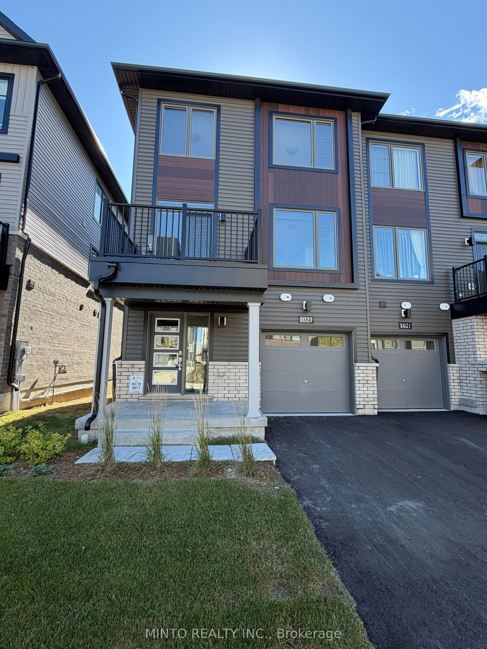 1023 Honeycomb Path, Oshawa — Townhouse for sale, photo 1