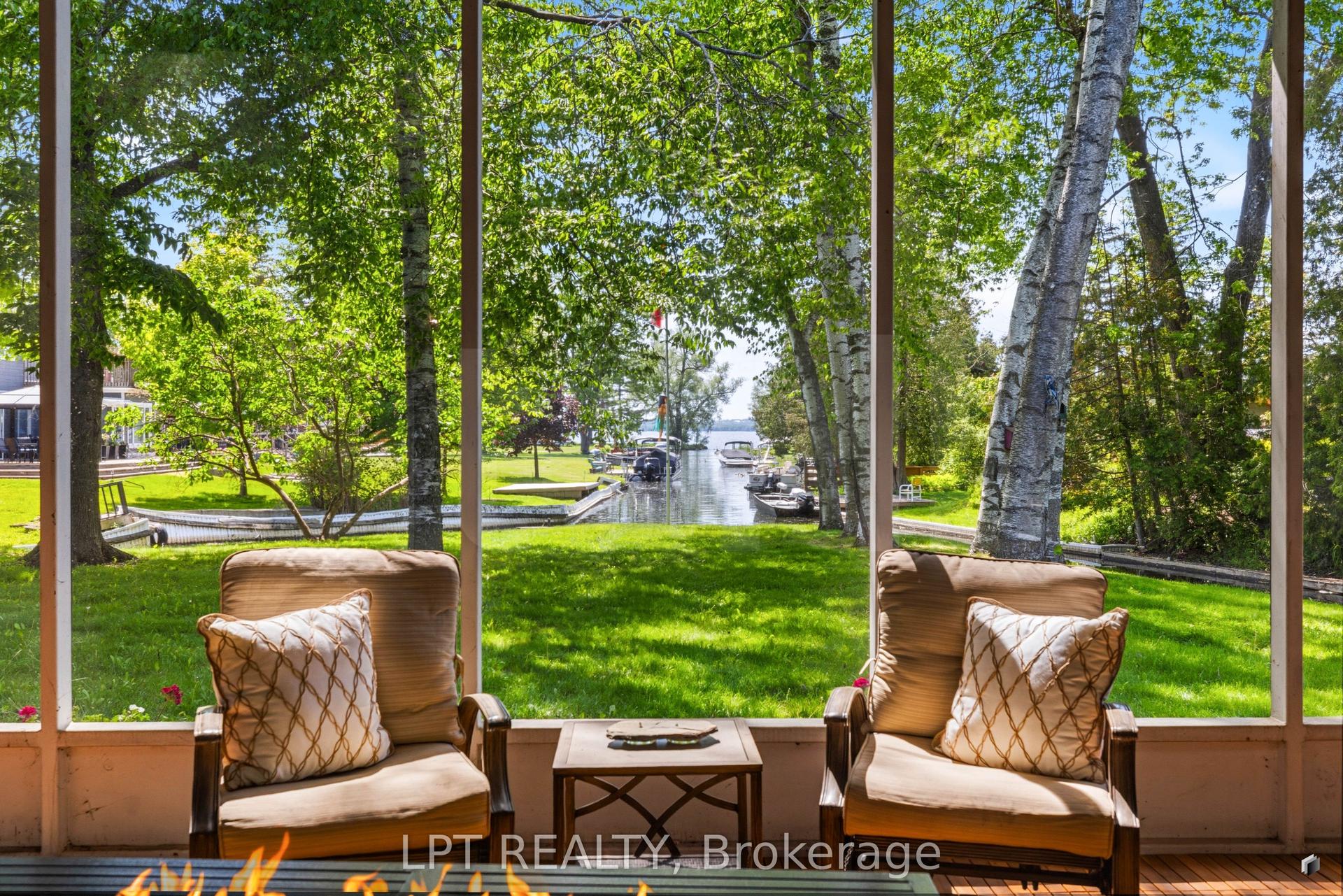 204 The Queensway S, Georgina — Detached for sale, photo 1