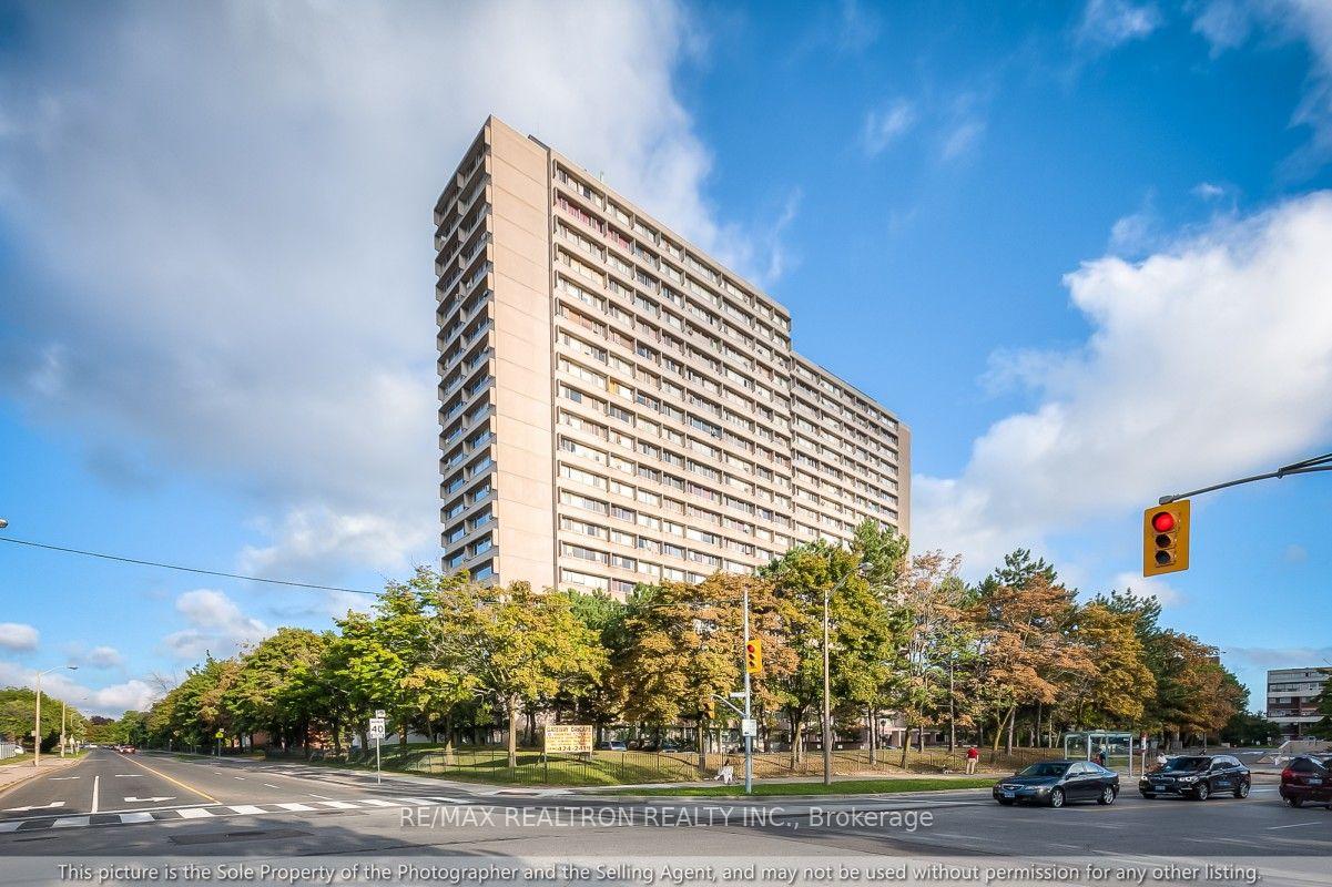 100 Leeward Glenway 1401 #1401 — photo 1