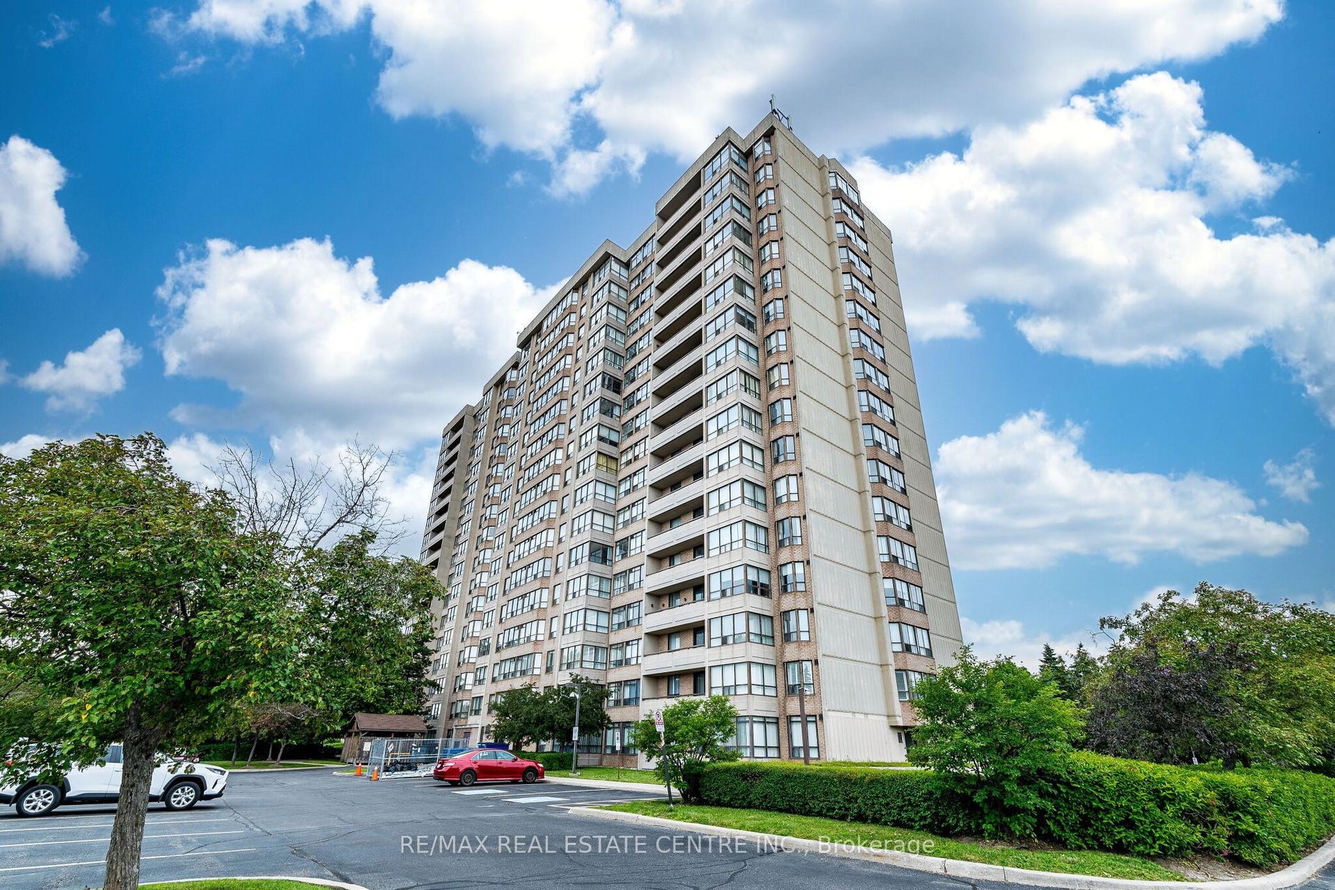10 Malta Avenue 210 #210, Brampton — Condo for sale, photo 1