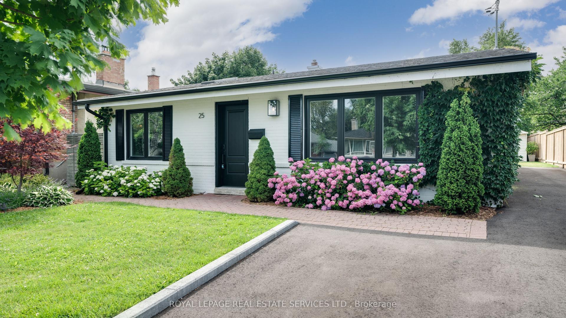 25 Brougham Crescent — photo 1