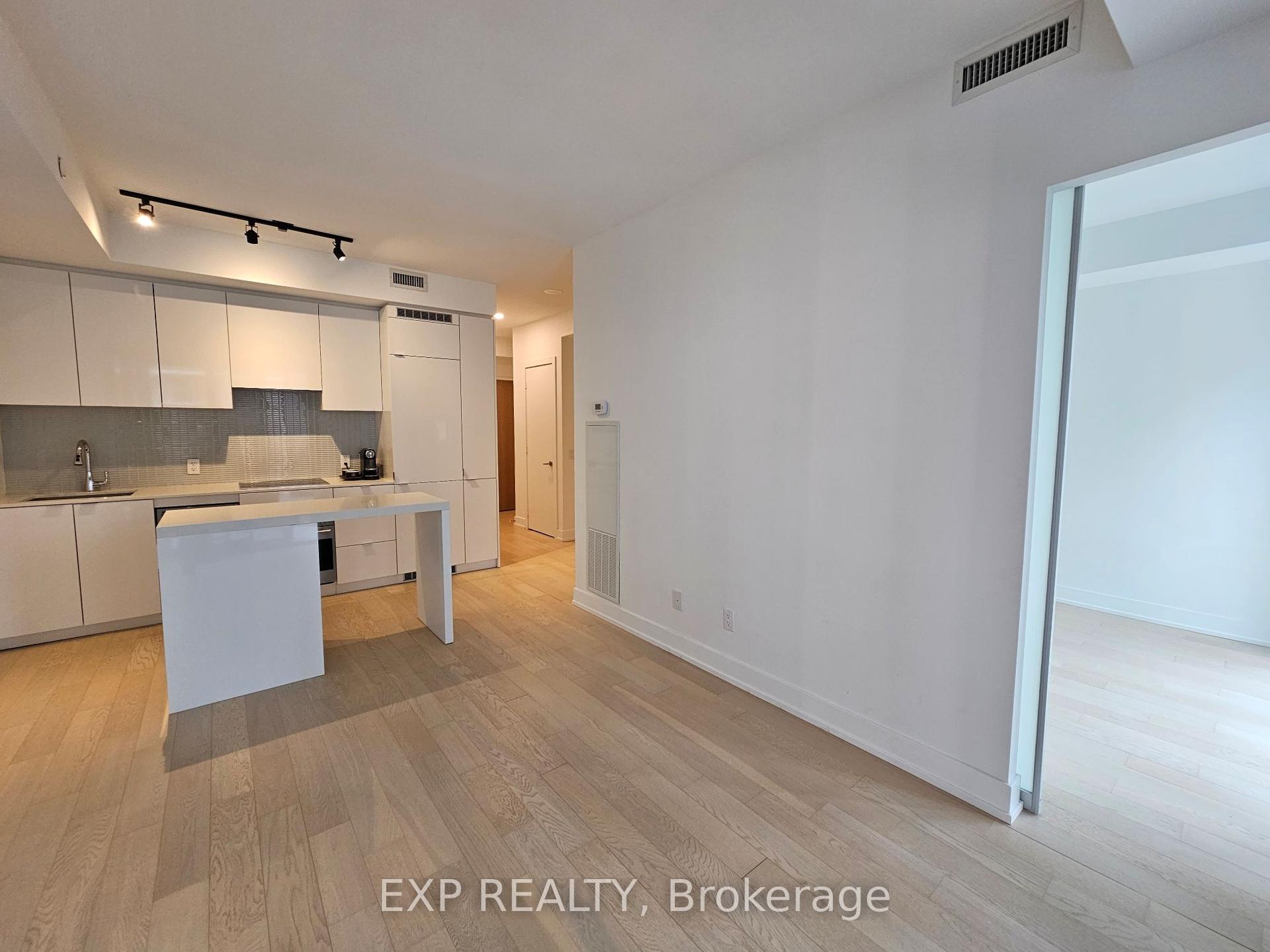 7 Grenville Street 1209 #1209 — photo 1