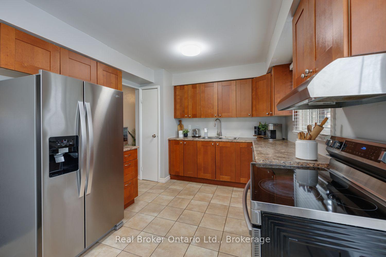 220 Ormond Drive 30 #30, Oshawa — Condo Town for sale, photo 1