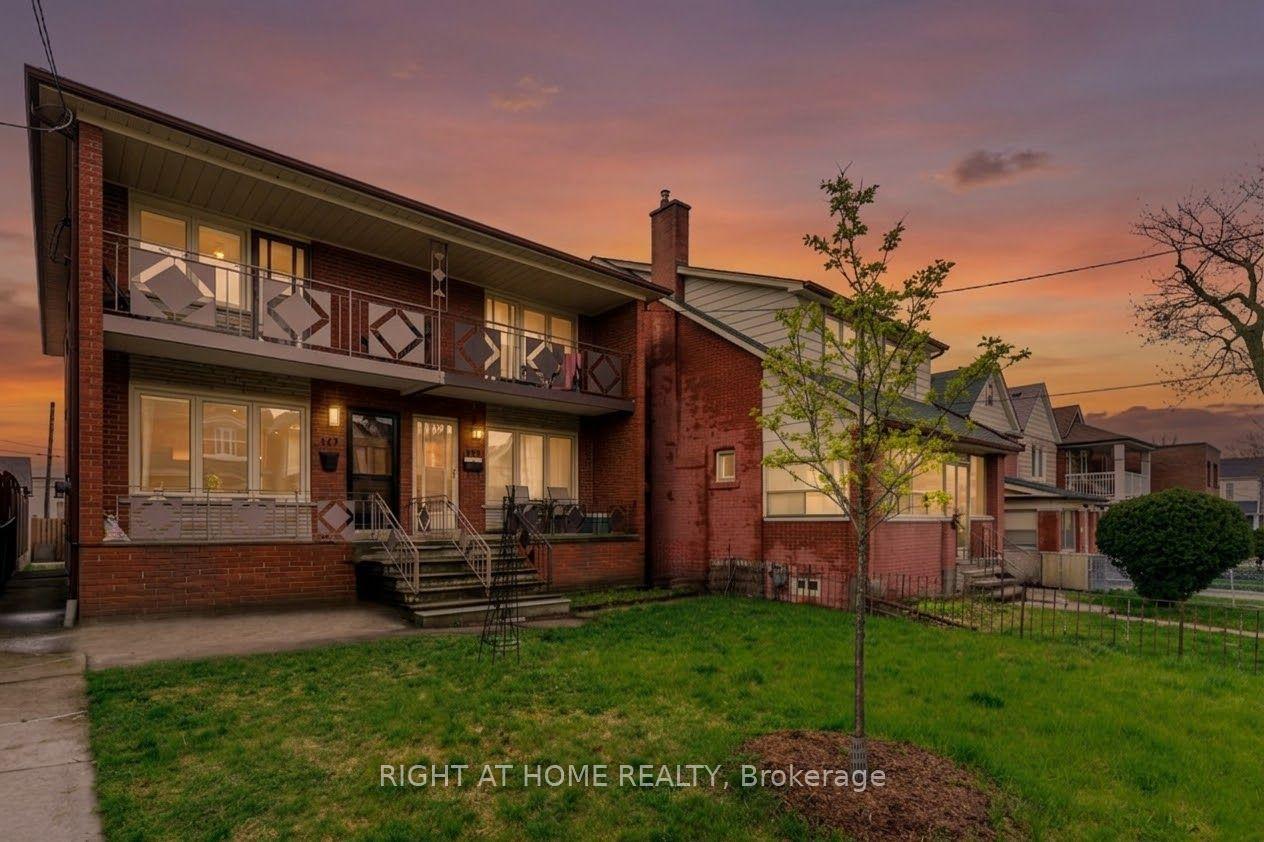 147 Ascot Avenue, Toronto — Semi-Detached for lease, photo 1