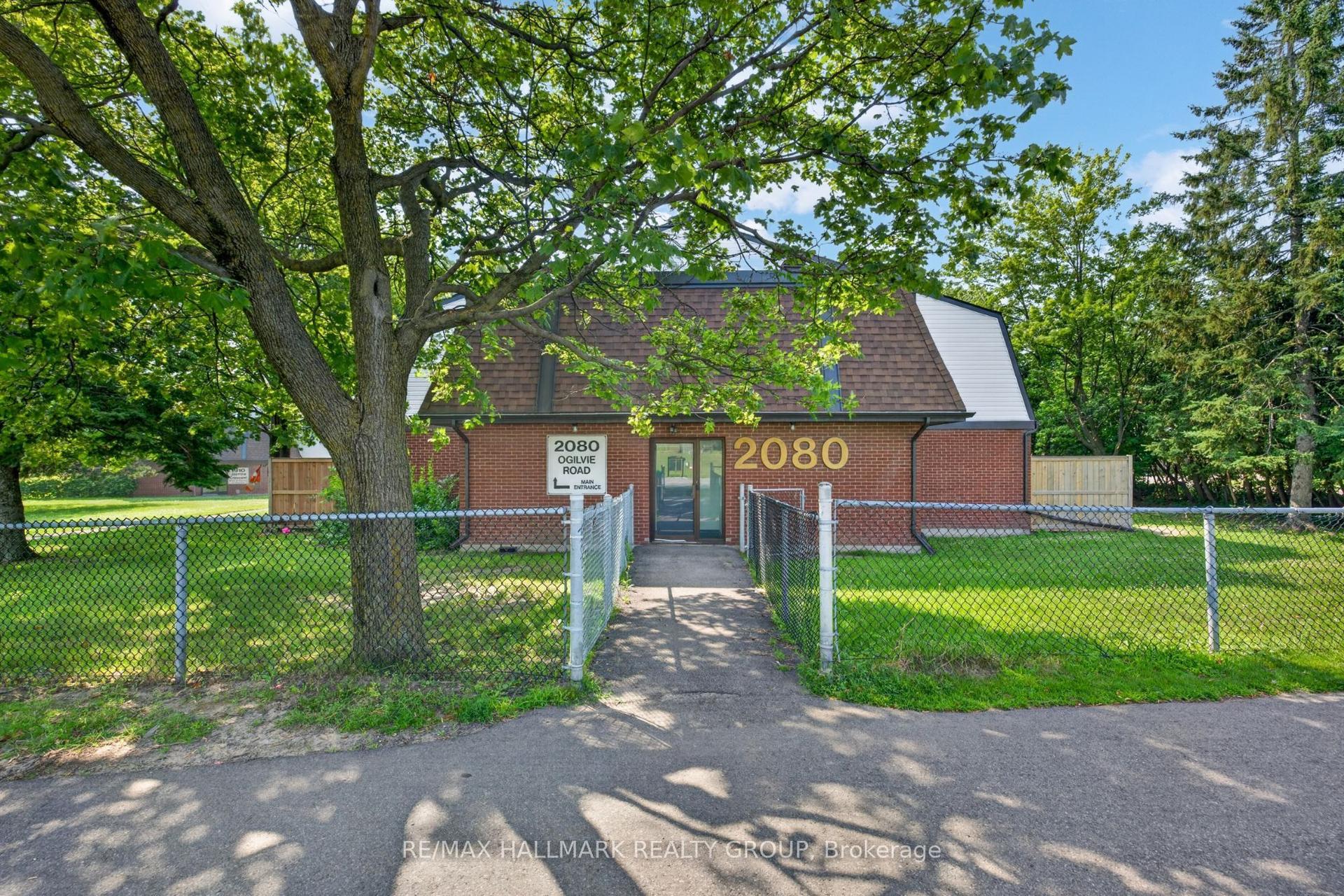 2080 Ogilvie Road 9J #9J, Beacon Hill North - South and Area — Condo Town for sale, photo 1