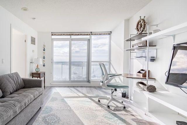 208 Queens Quay W 1608 #1608, Toronto — Condo for lease, photo 1