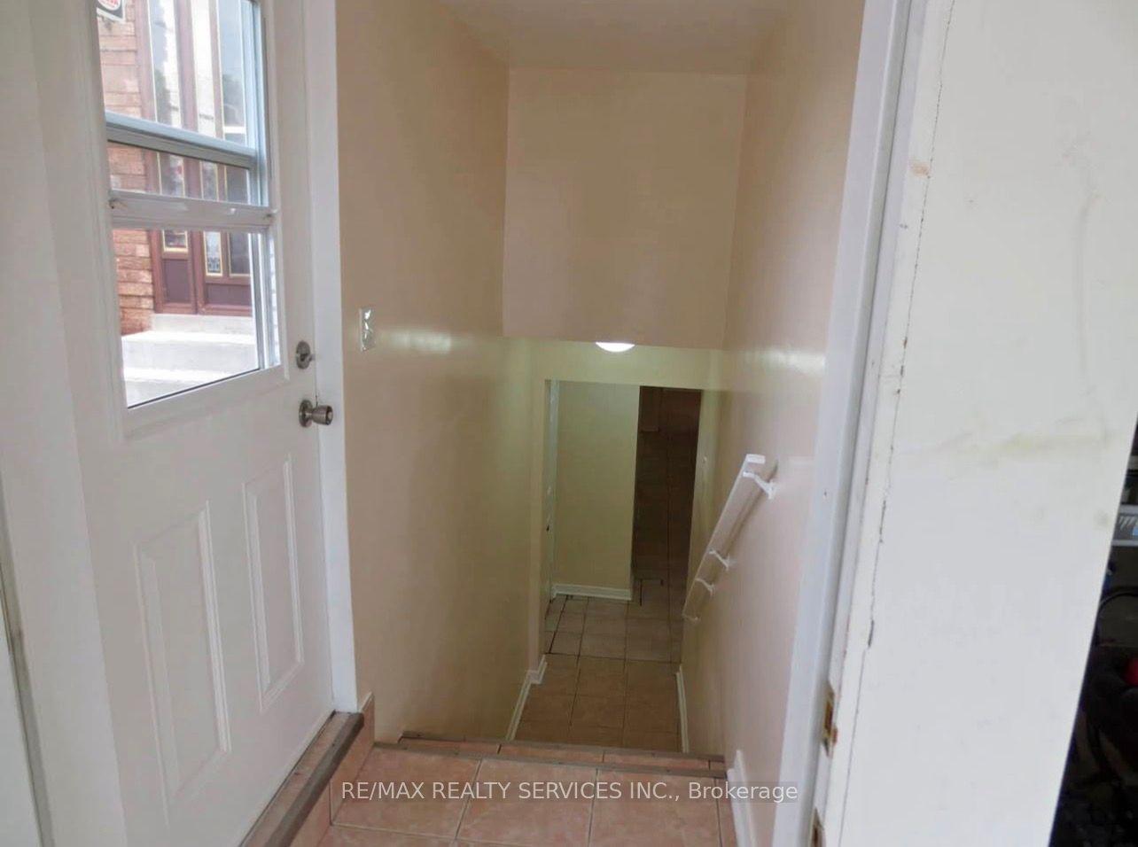 3311 Pilcom Crescent — photo 1