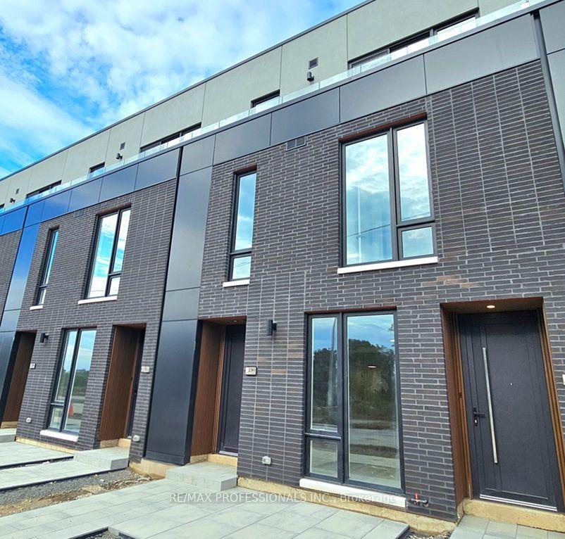 230 Ellis Avenue, St. Catharines — Condo Town for lease, photo 1