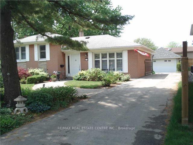 578 Stonecliffe Road — photo 1