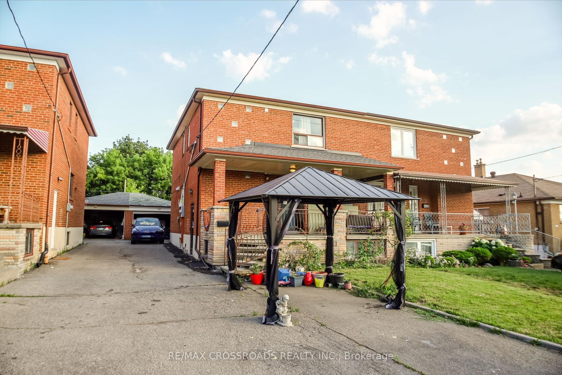 53 Giltspur Drive, Toronto — Semi-Detached for sale, photo 1