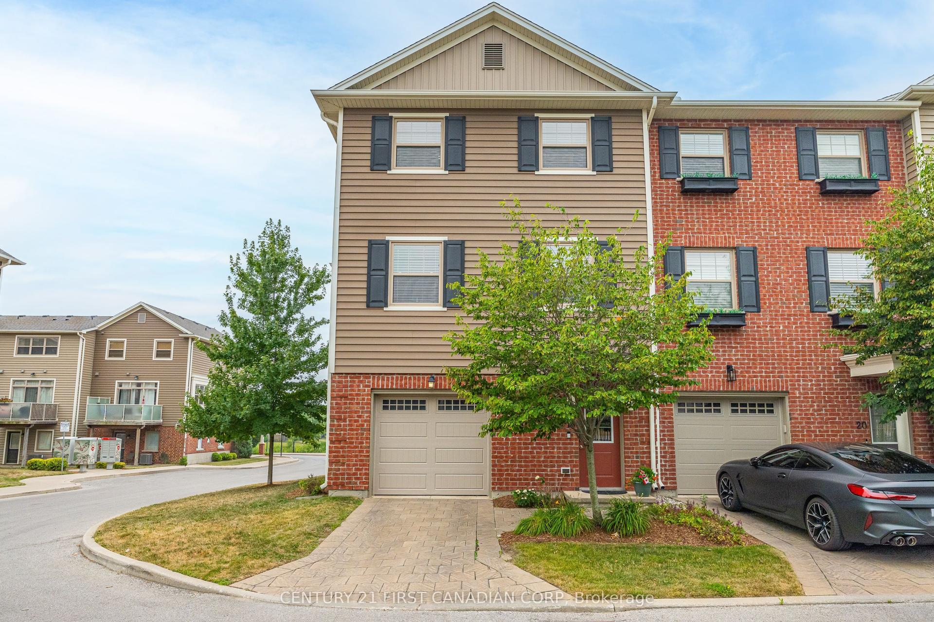 3025 Singleton Avenue 18 #18, London South — Condo Town for sale, photo 1
