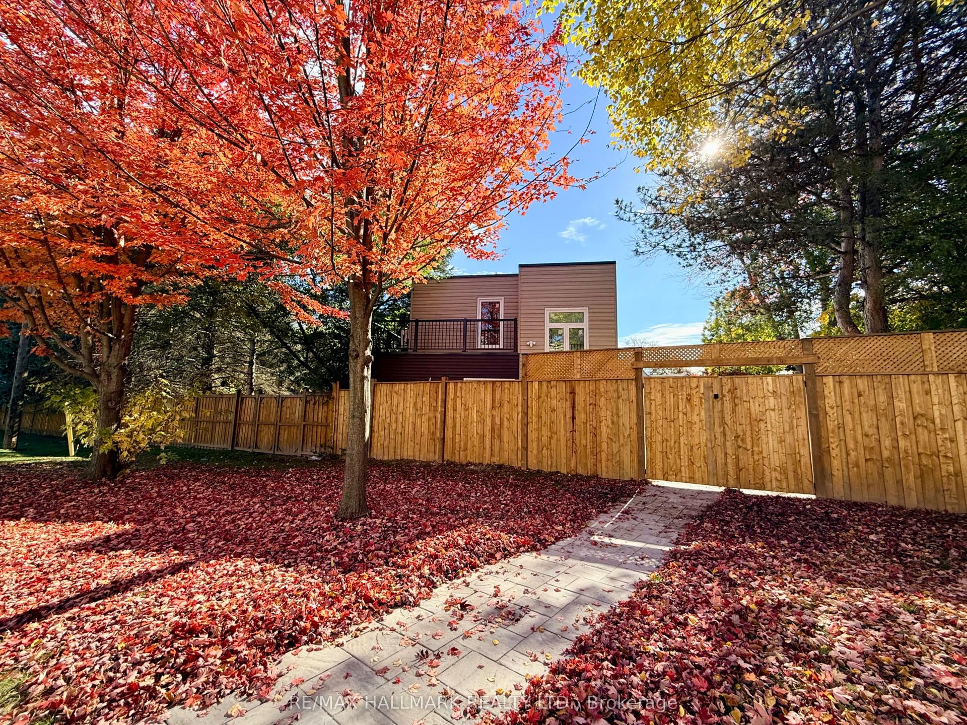 48R Bradgate Road, Toronto — Detached for lease, photo 1