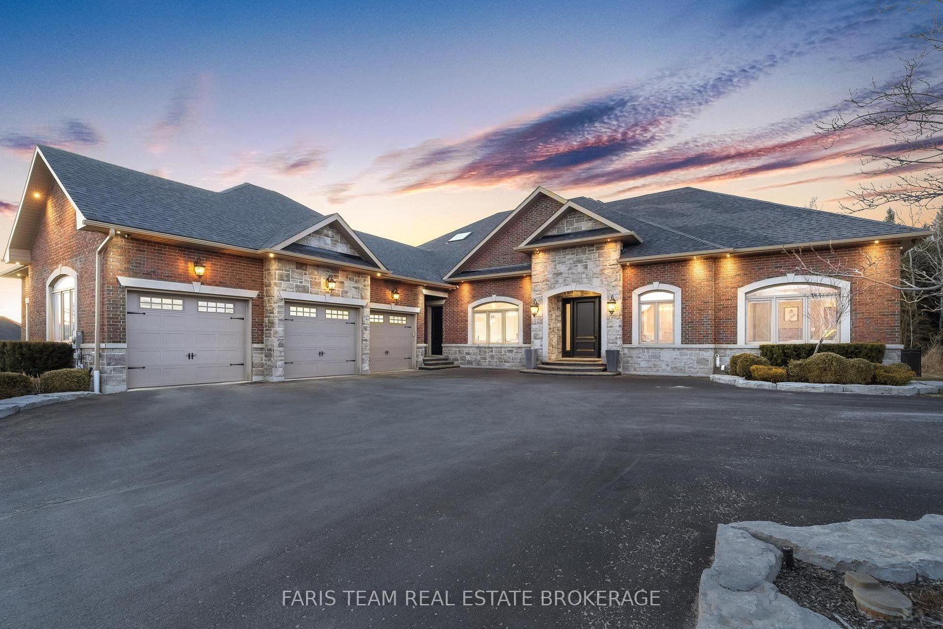 158 Dale Crescent — photo 1