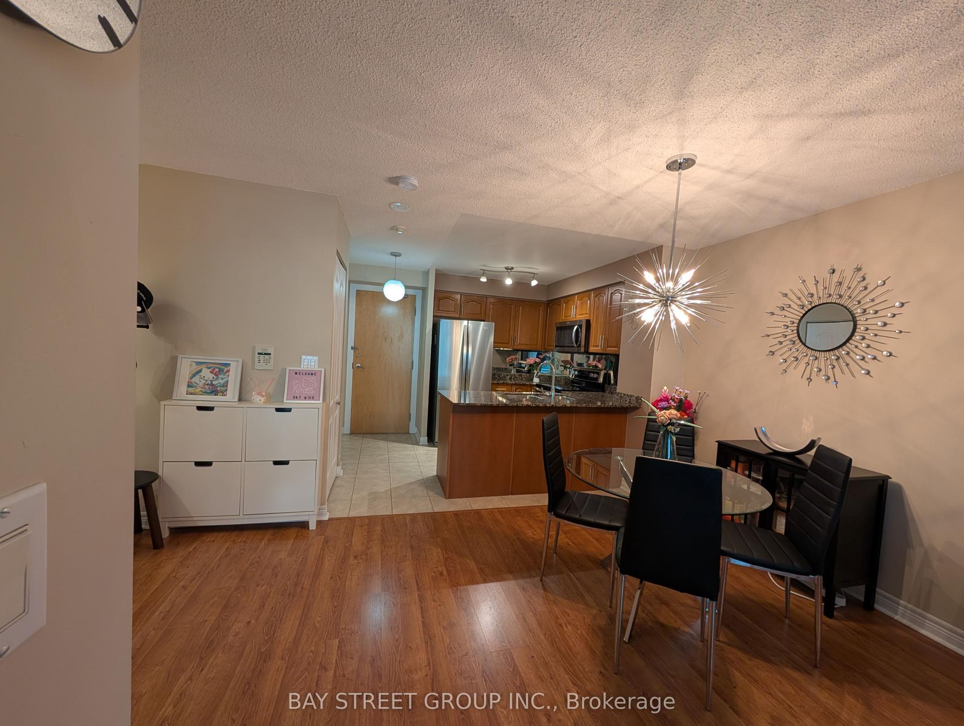 212 Eglinton Avenue E 505 #505 — photo 1