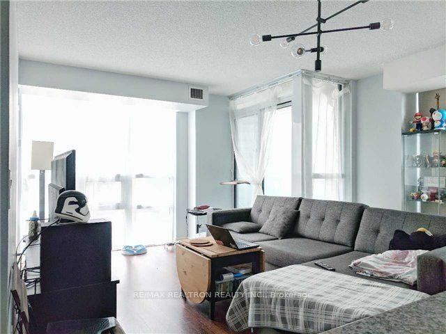 19 Grand Trunk Crescent 1806 #1806 — photo 1