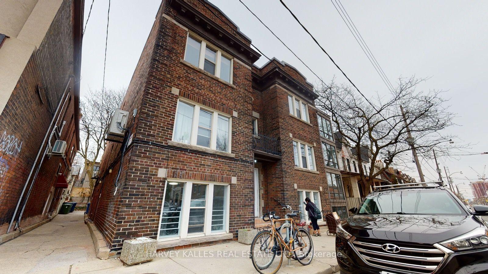 1065 Bathurst Street 2 #2, Toronto — Multiplex for lease, photo 1