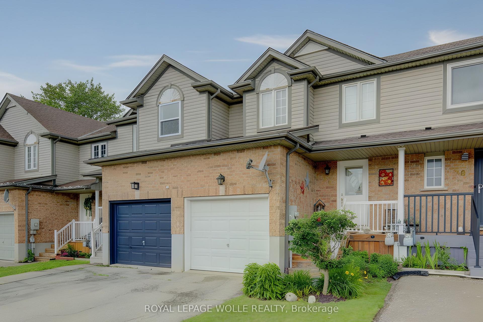 60 Foxglove Crescent — photo 1