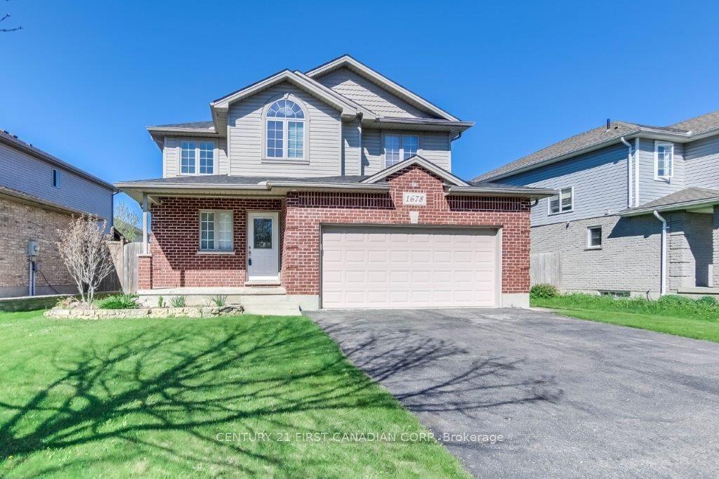 1678 BLACKMAPLE Crescent — photo 1