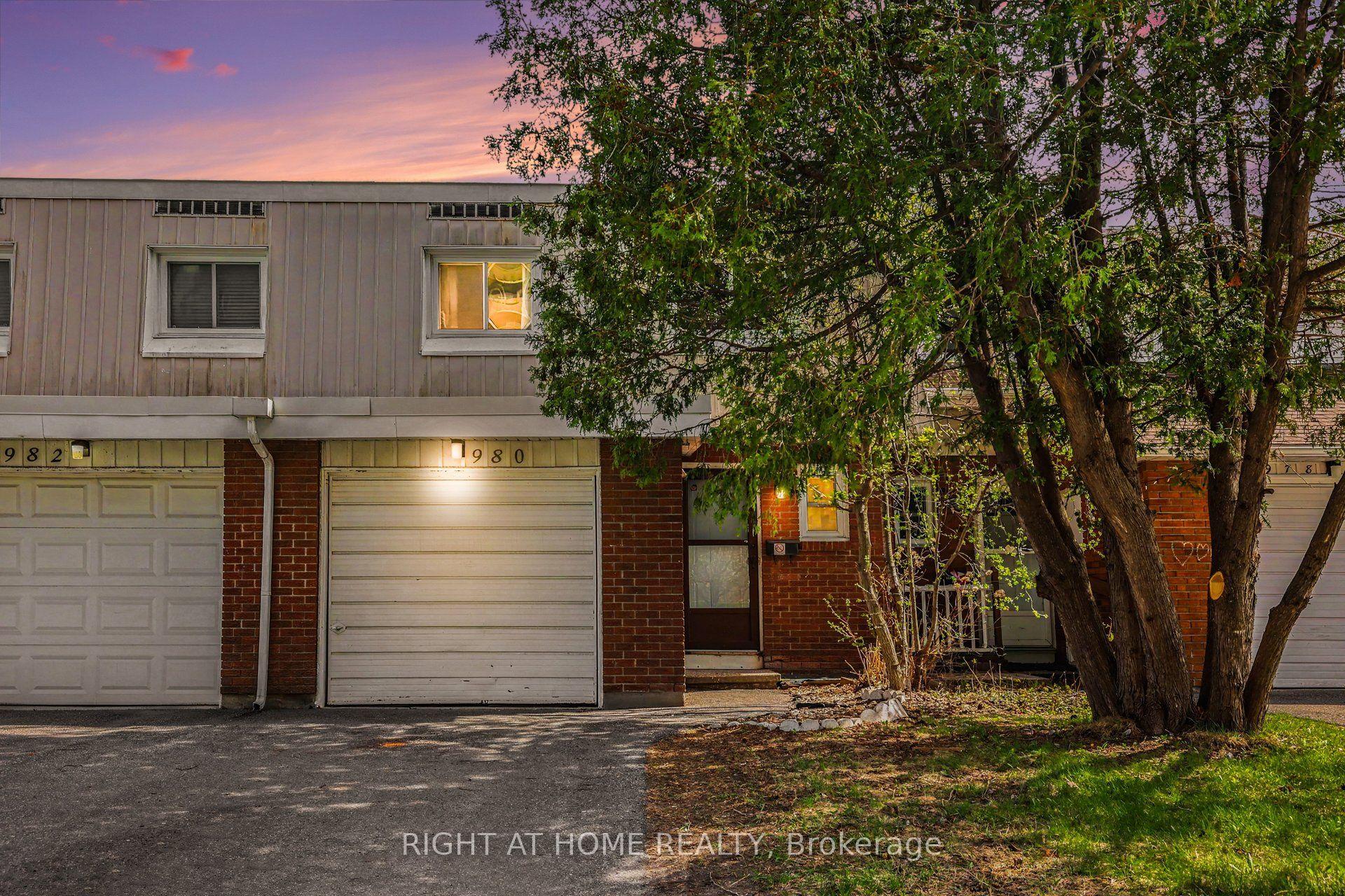 980 Gulf Place 207 #207, Overbrook - Castleheights and Area — Condo Town for lease, photo 1