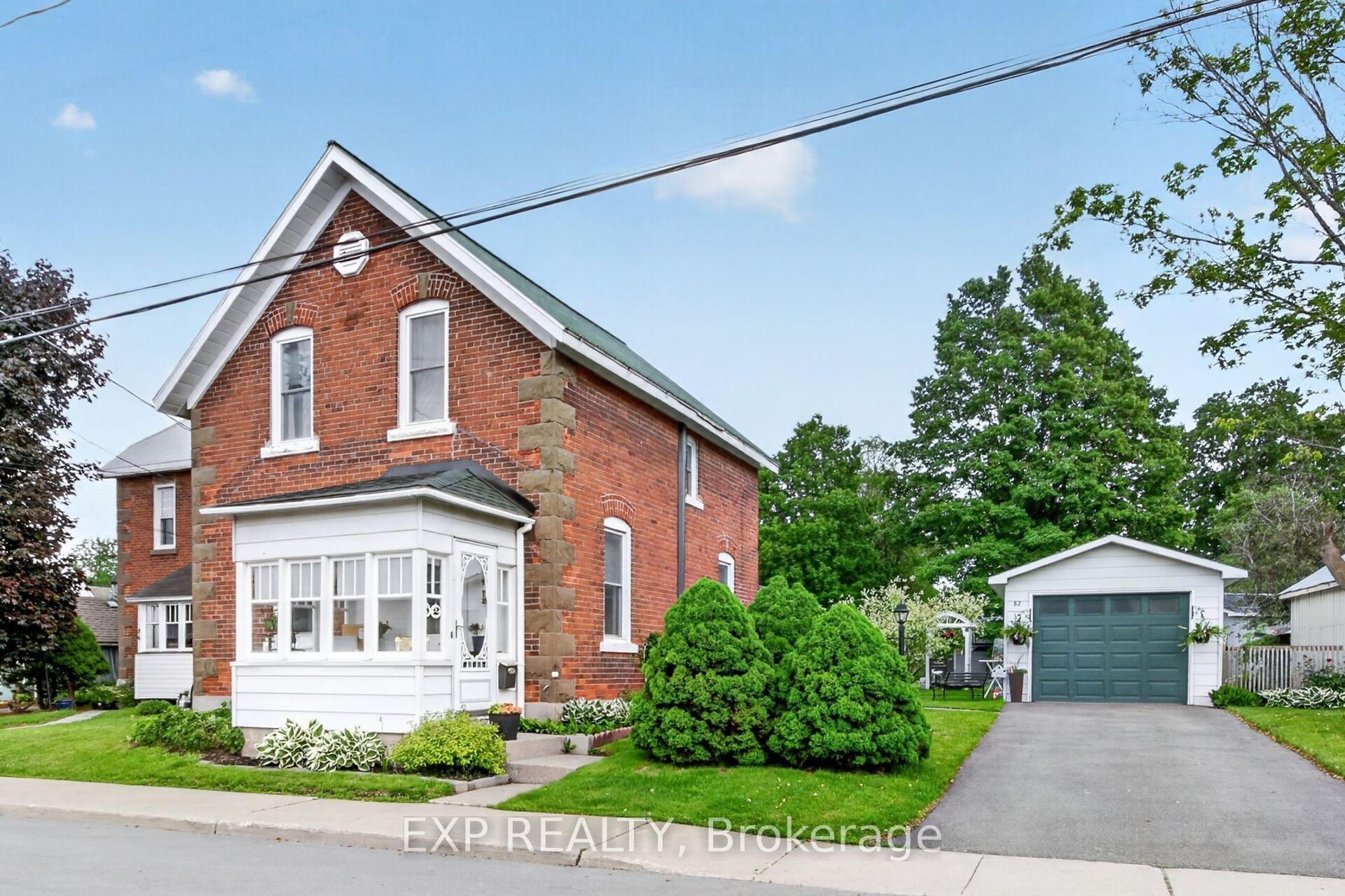 82 Munro Street — photo 1