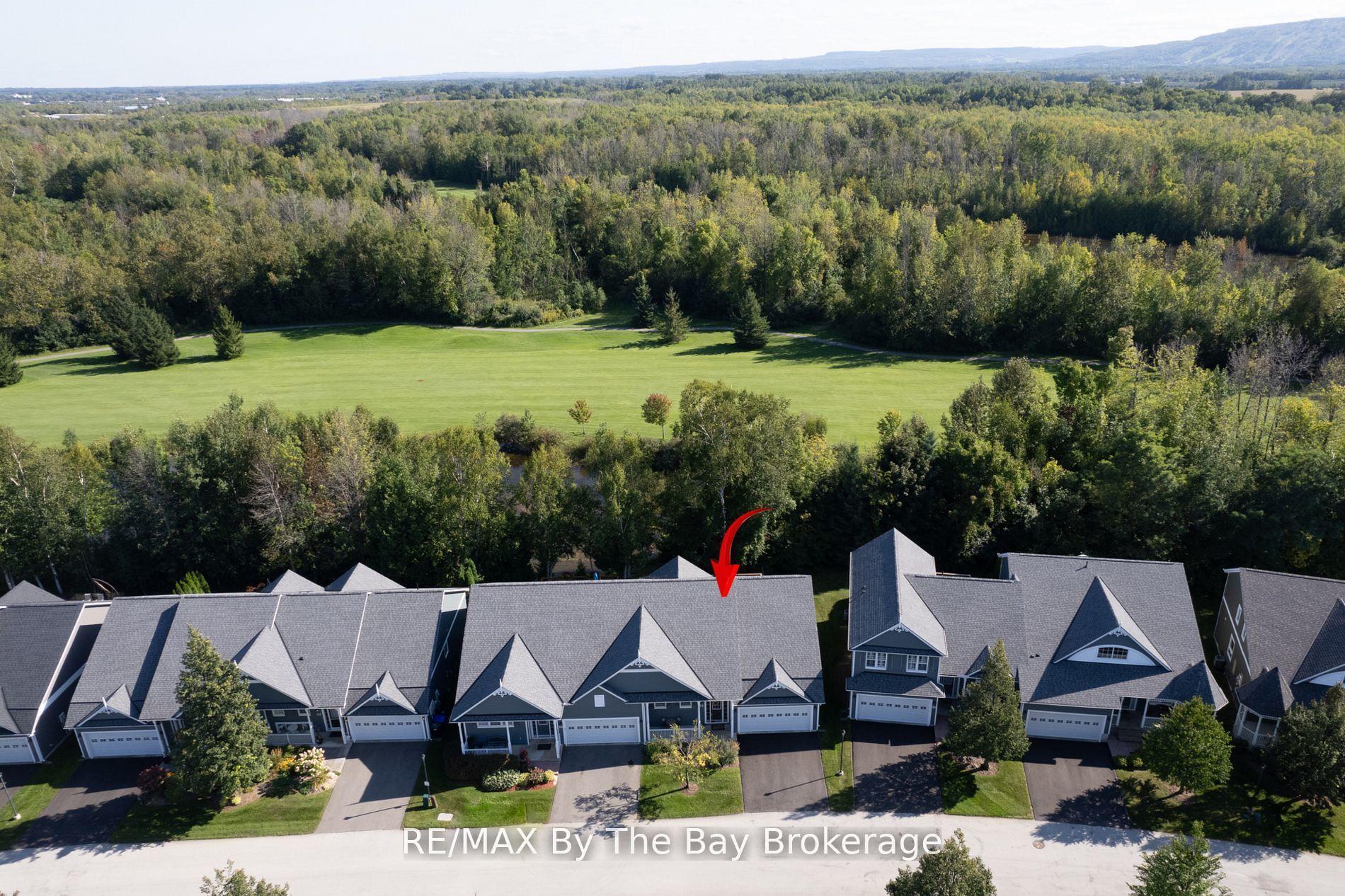 32 Green Briar Drive, Collingwood — Condo Town for lease, photo 1