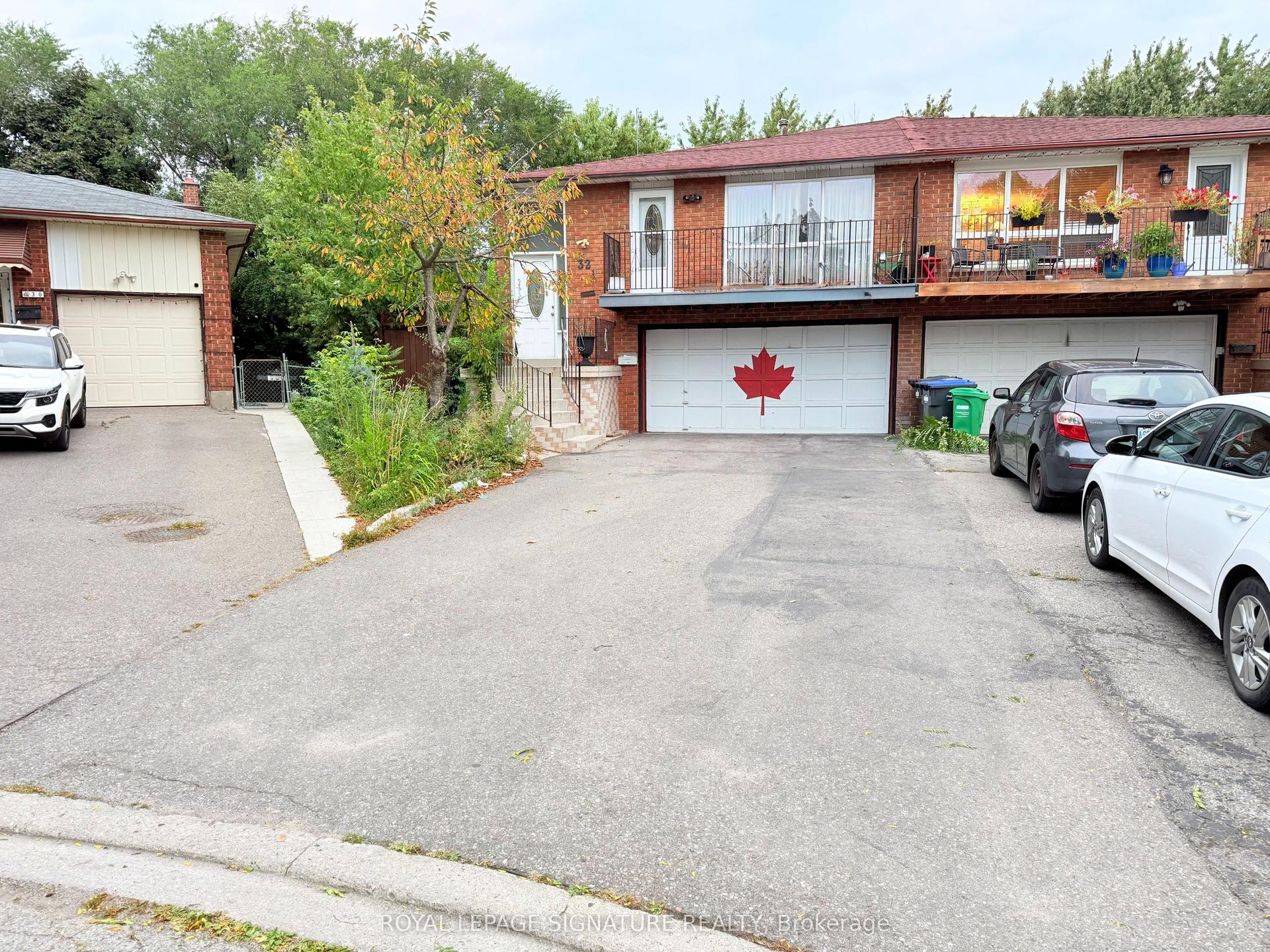 32 Madison Street, Brampton — Semi-Detached for sale, photo 1