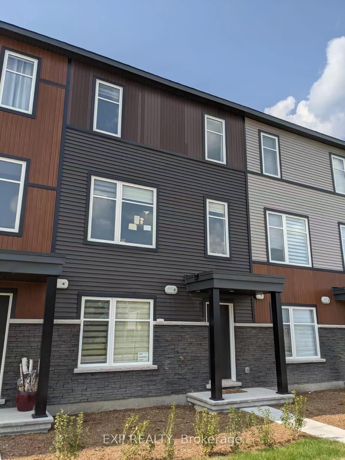 1075 SPEEDVALE Court, Kanata — Townhouse for lease, photo 1