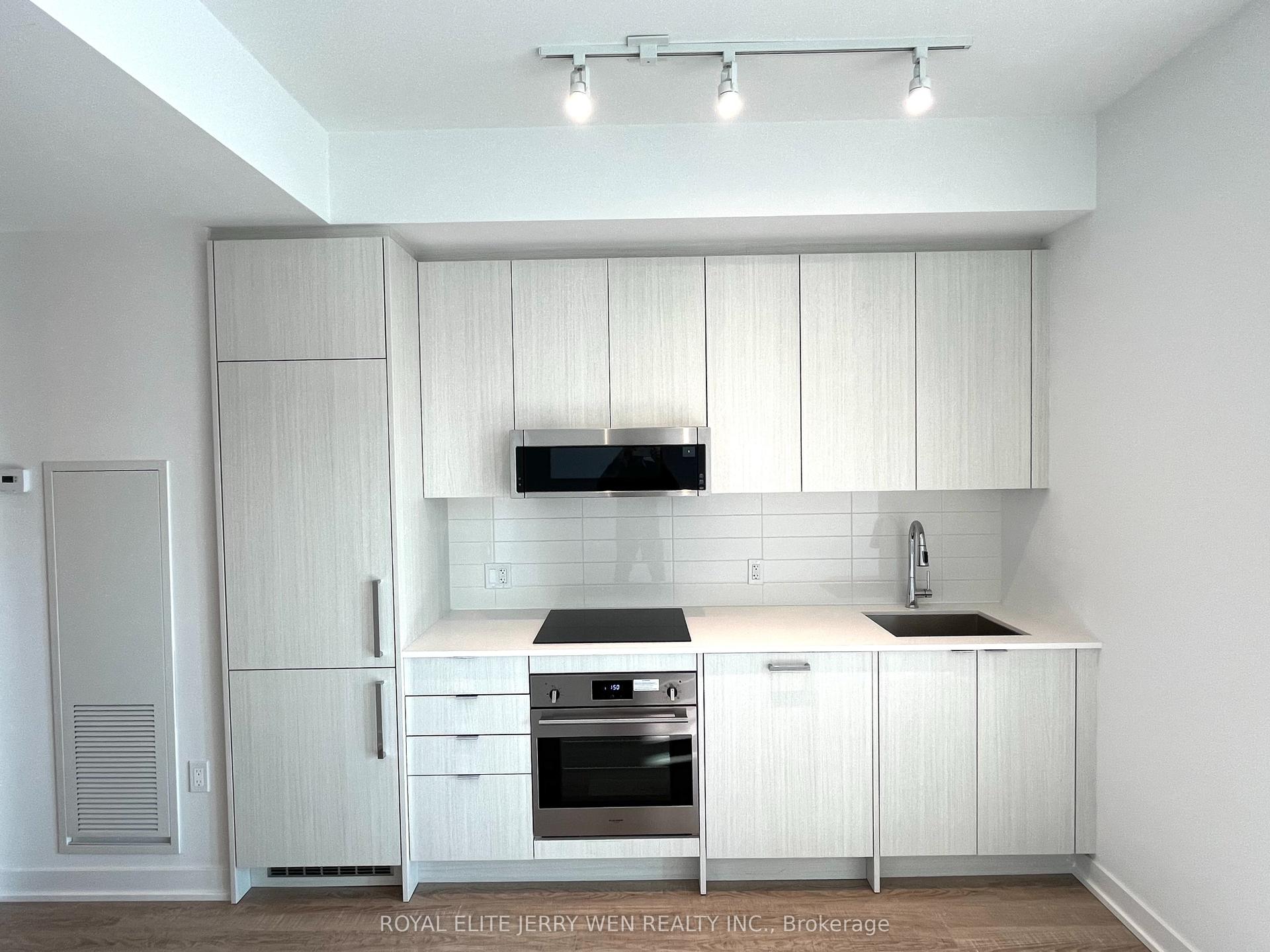 250 Lawrence Avenue W 613 #613, Toronto — Condo for lease, photo 1