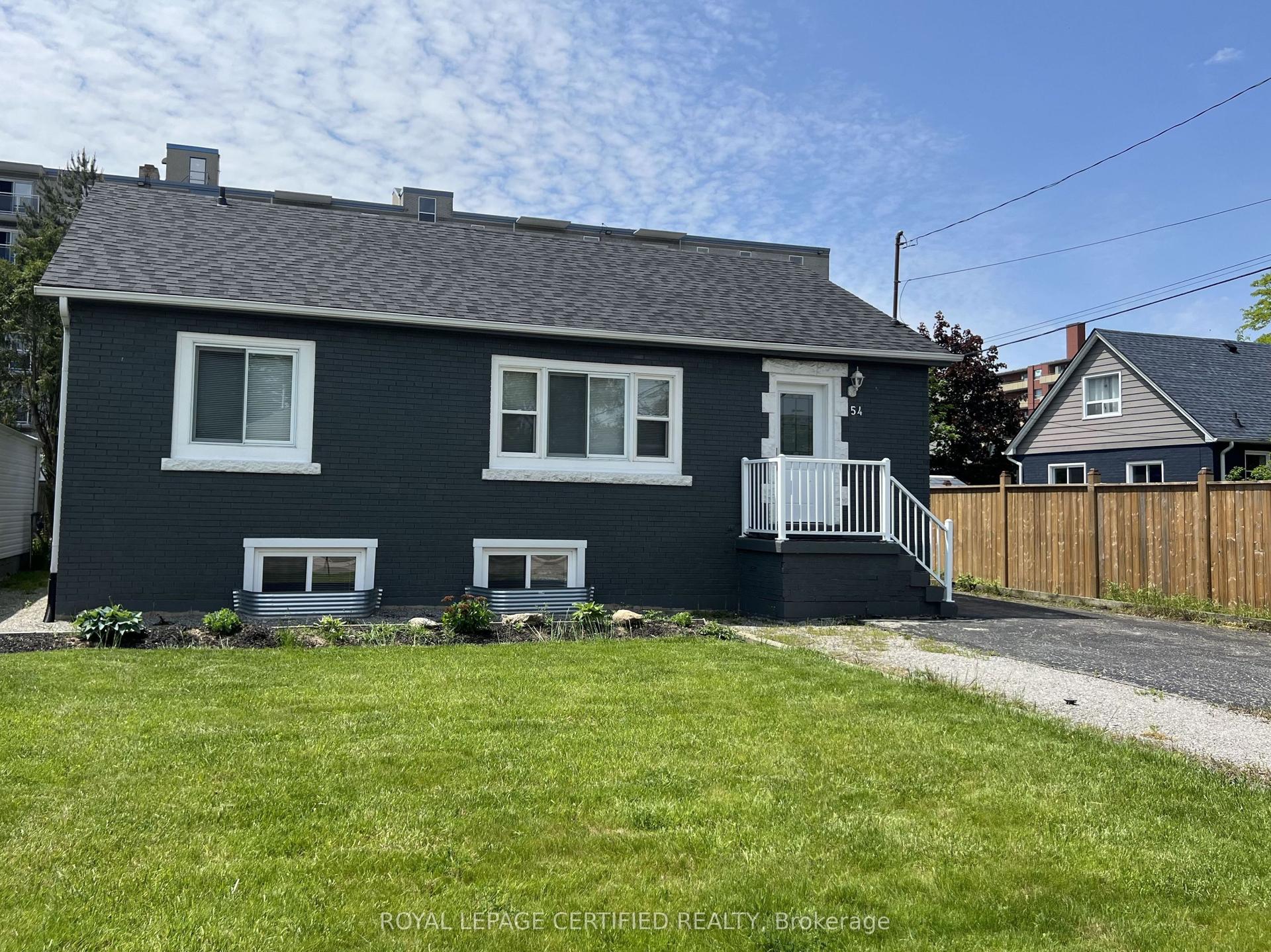 54 Duncombe Drive — photo 1