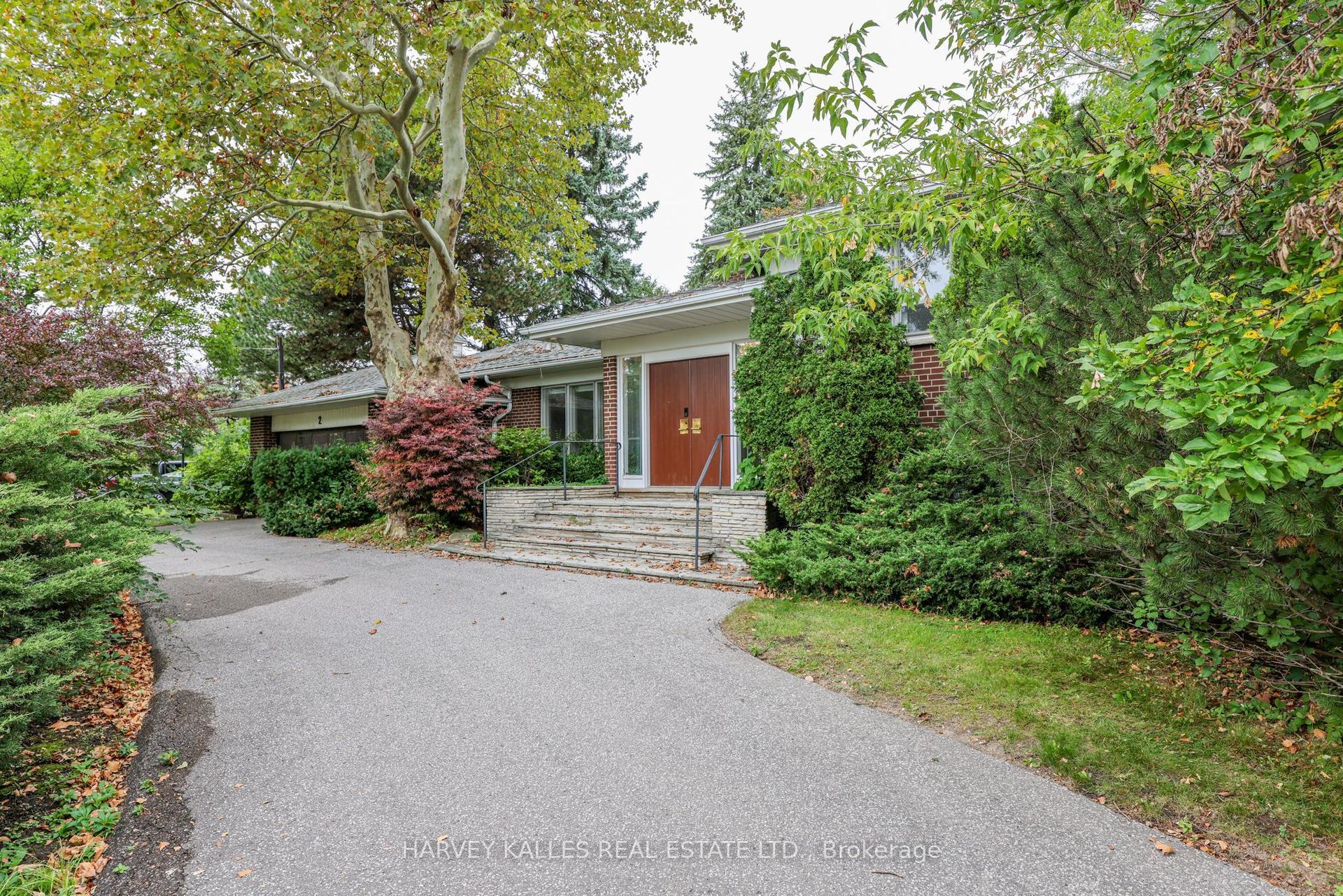 2 Clovestone Road, Toronto — Detached for sale, photo 1